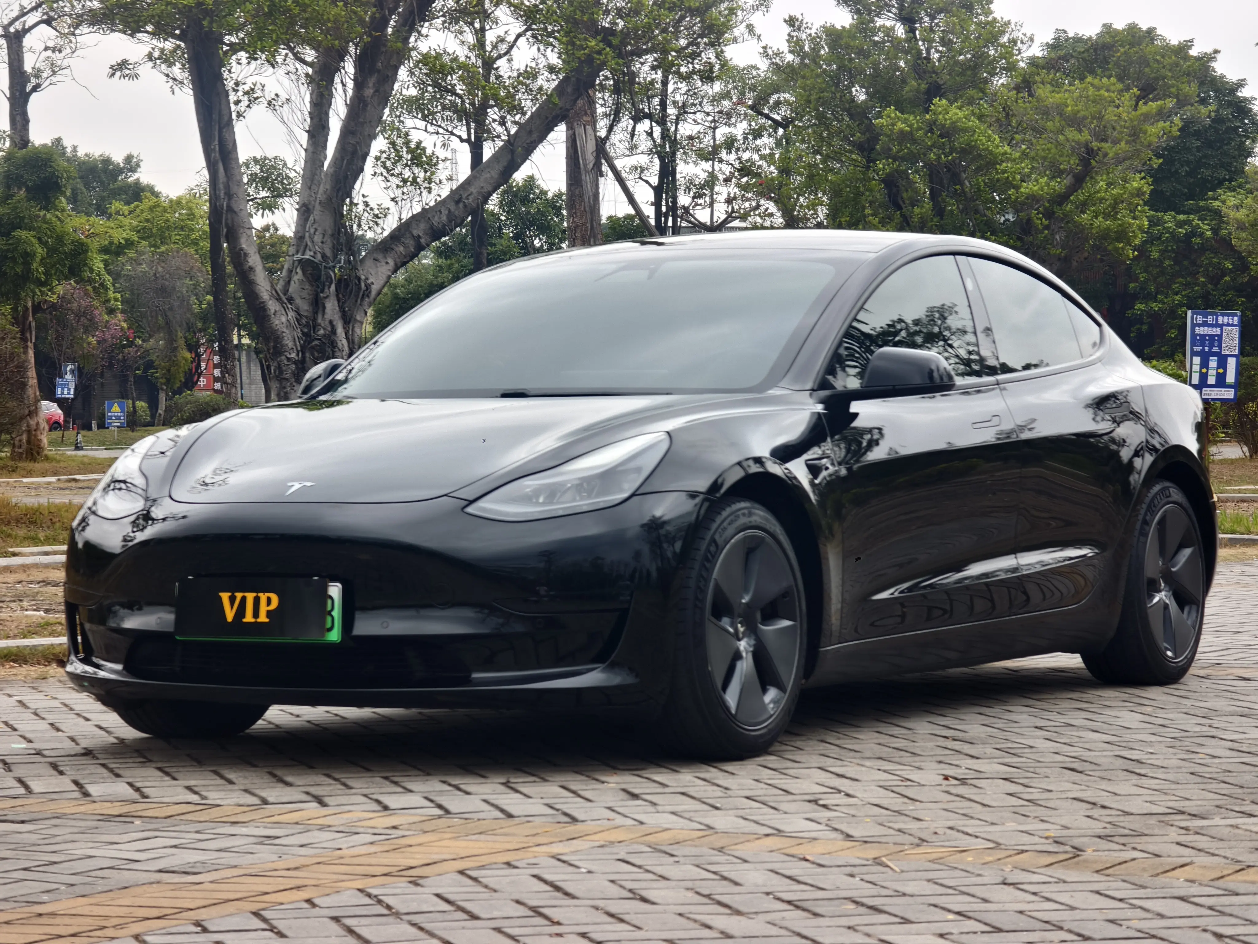 Tesla Model 3  из Китая