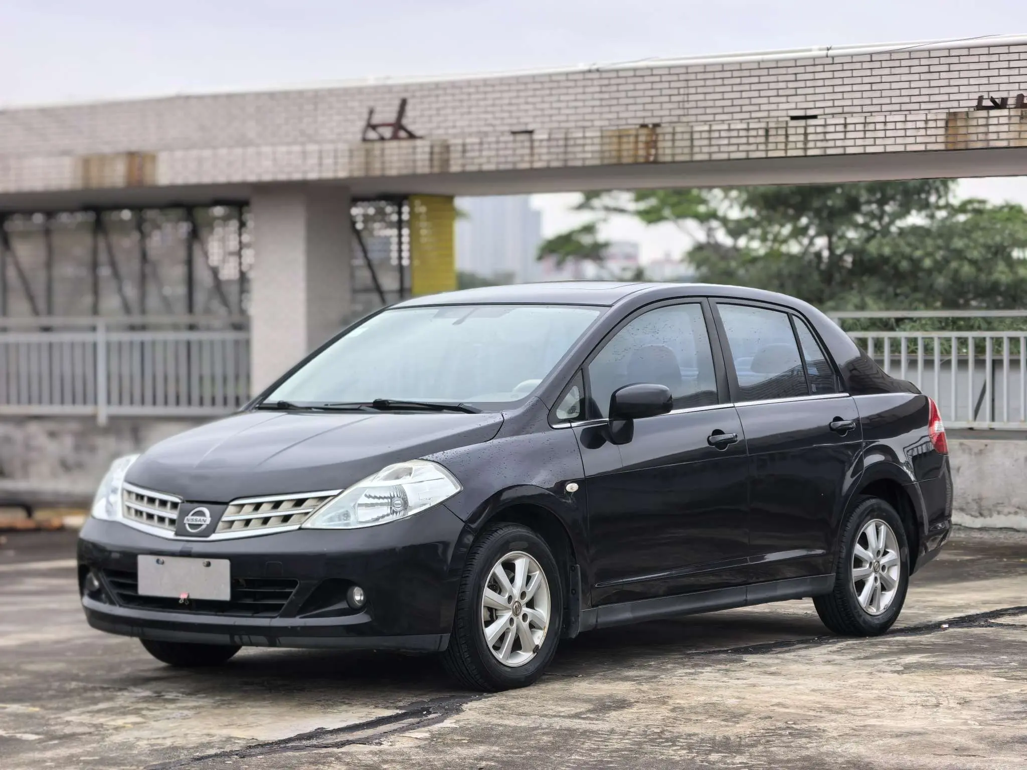 Nissan Tiida  из Китая