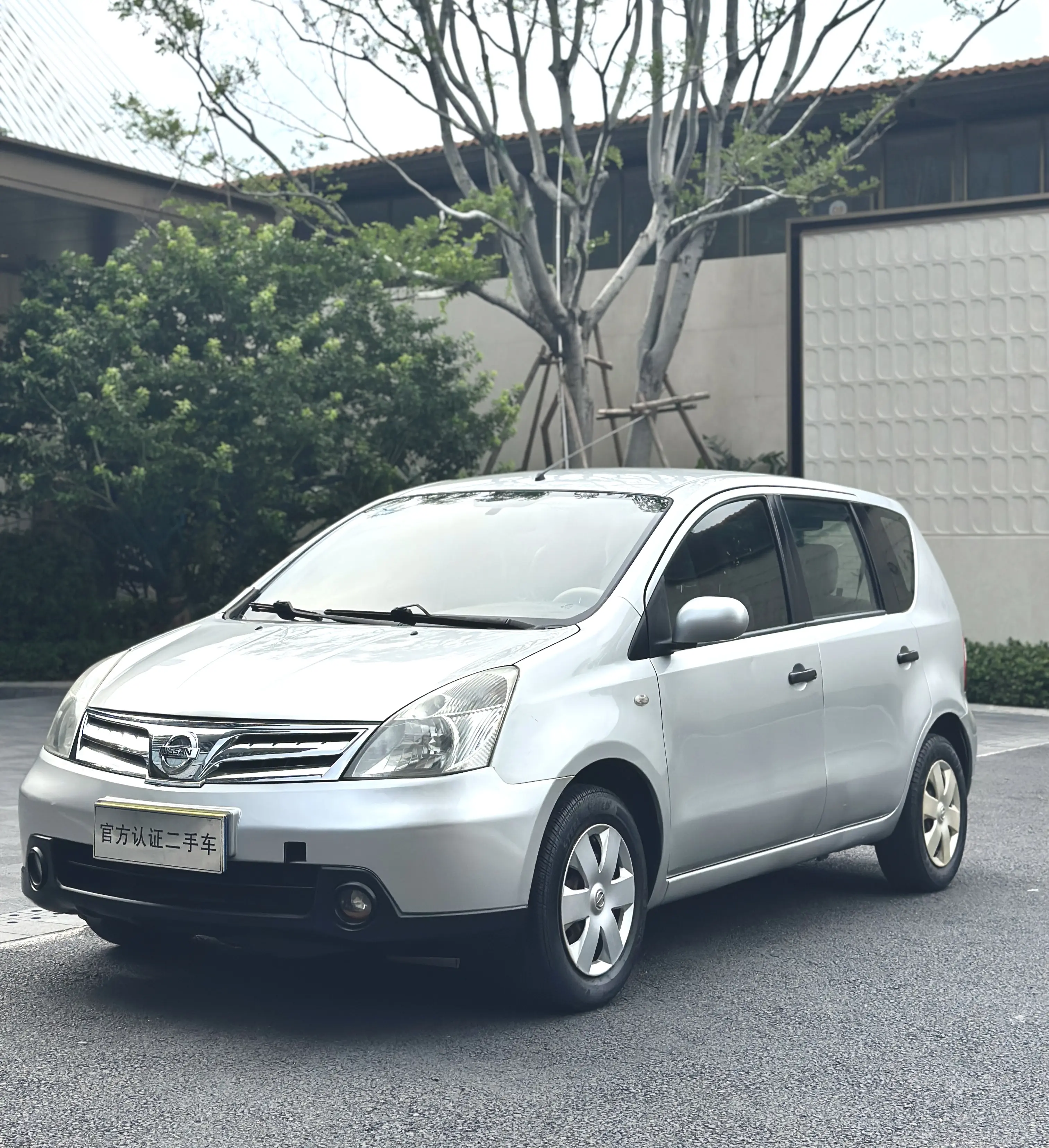 Nissan Li Wei  из Китая