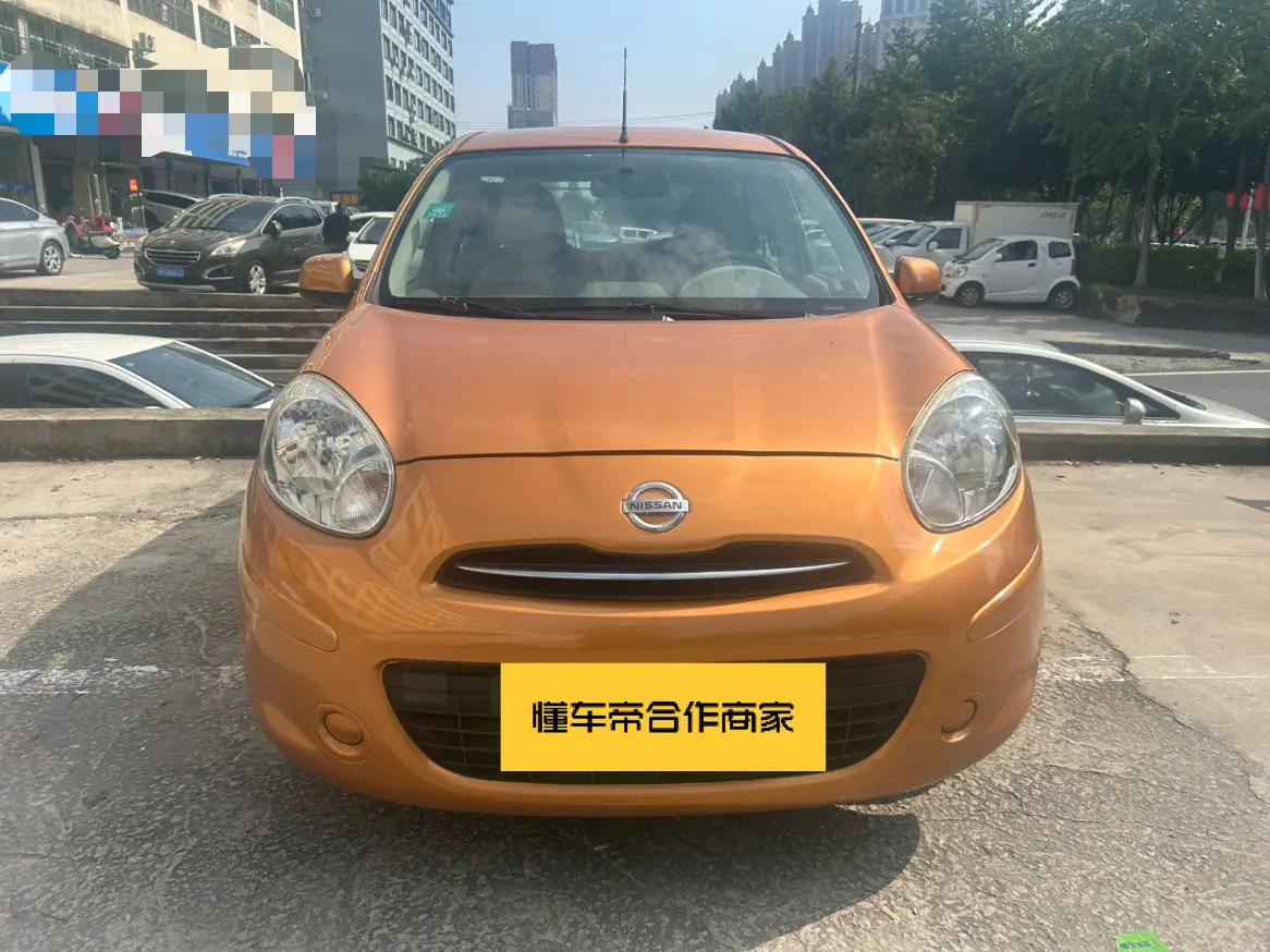 Nissan March  из Китая