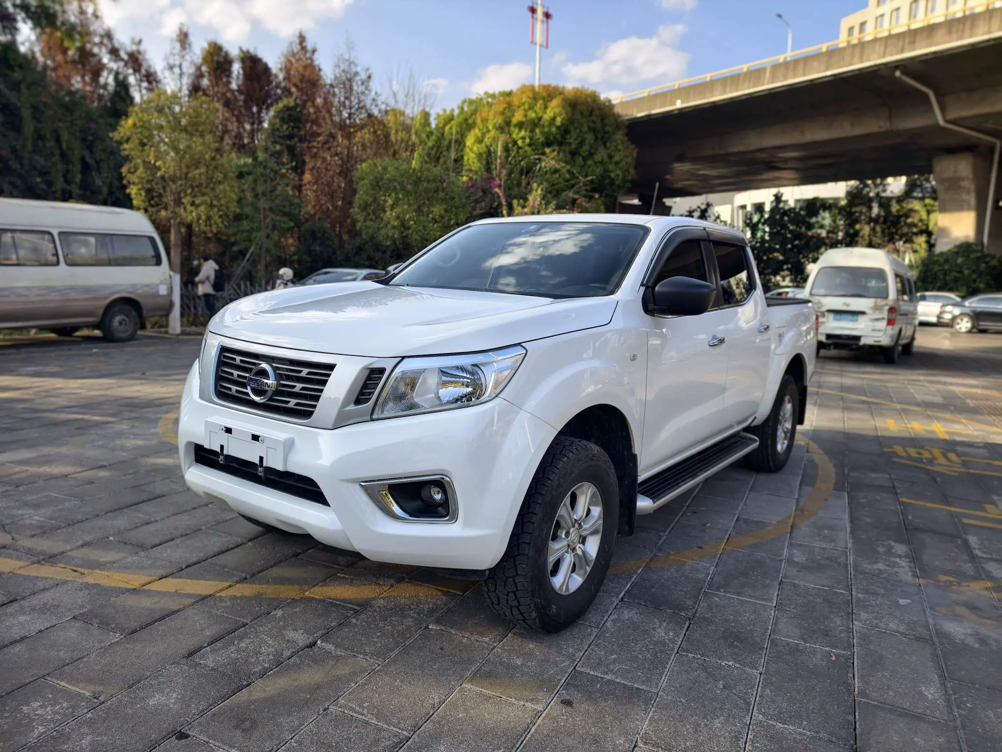 Nissan Navara  из Китая