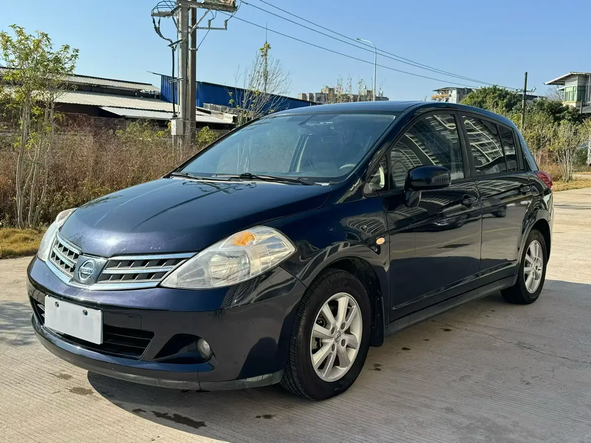 Nissan Tiida  из Китая