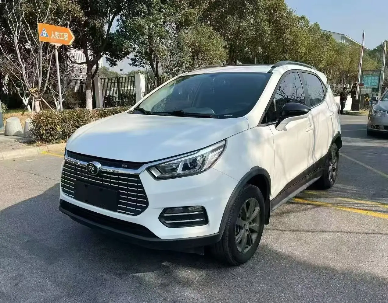 BYD Yuan  из Китая