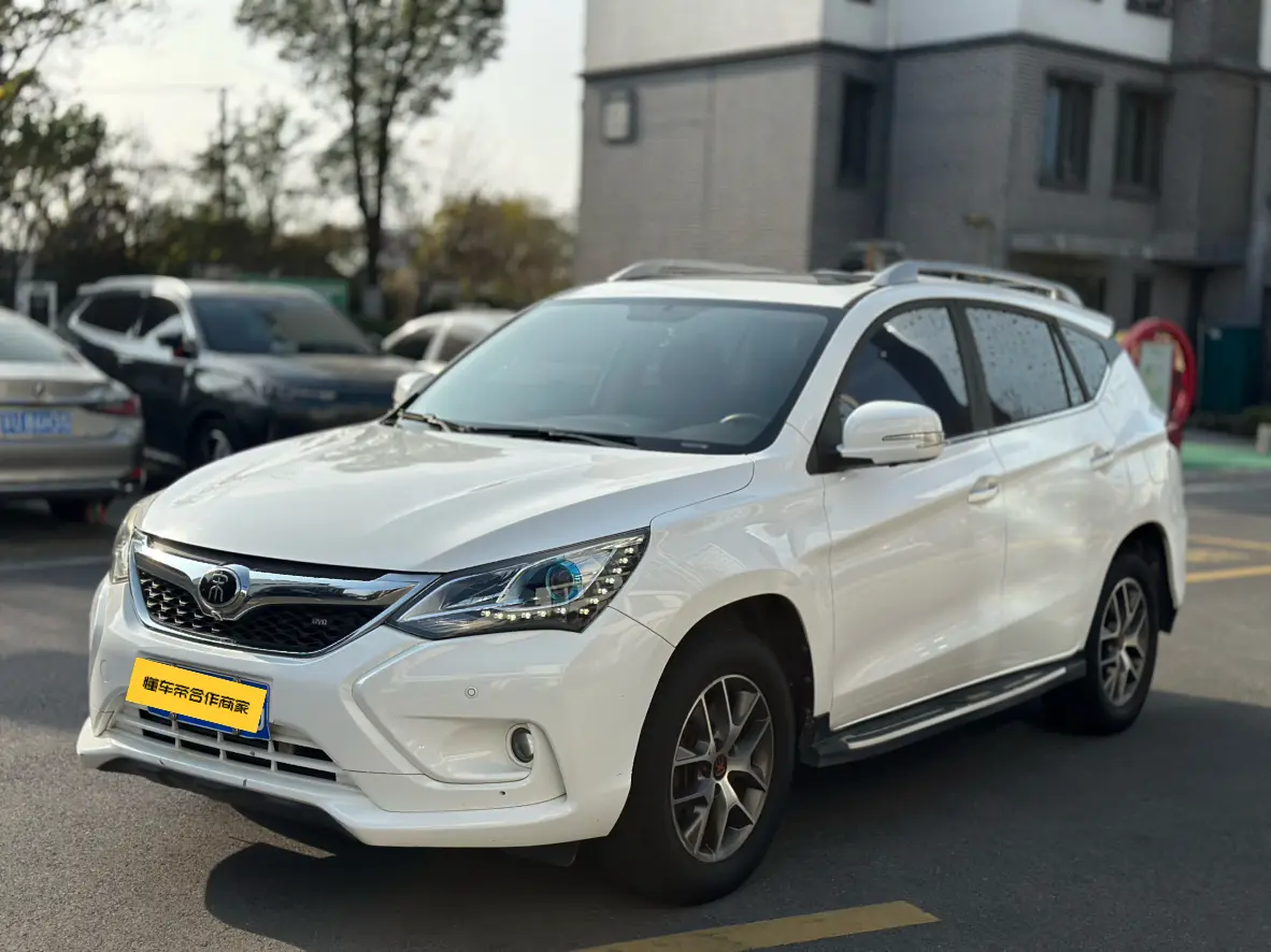 BYD Song  из Китая