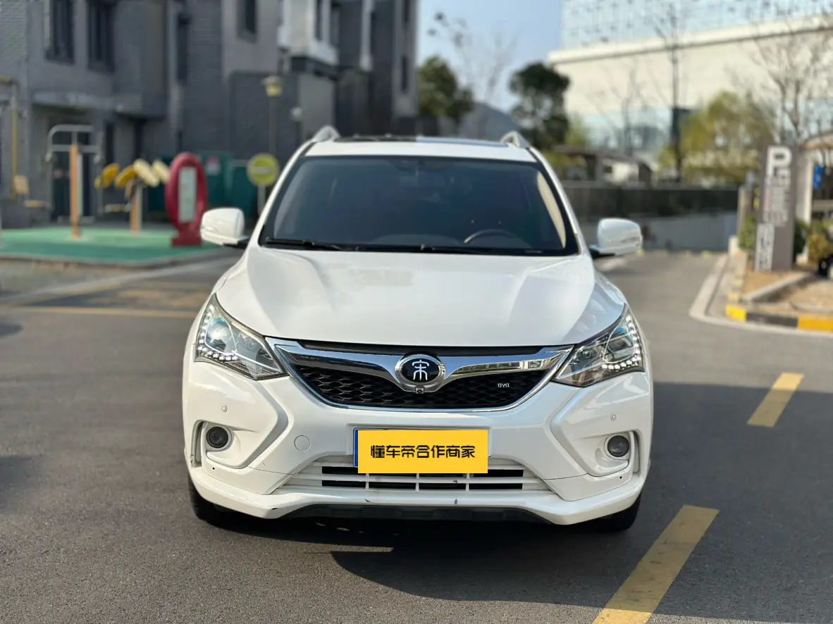 BYD Song  из Китая