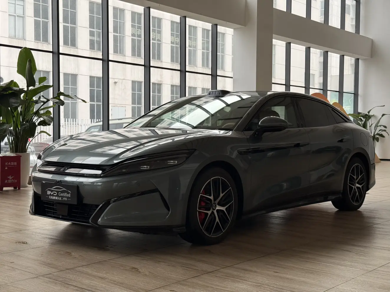 BYD Han L DM  из Китая