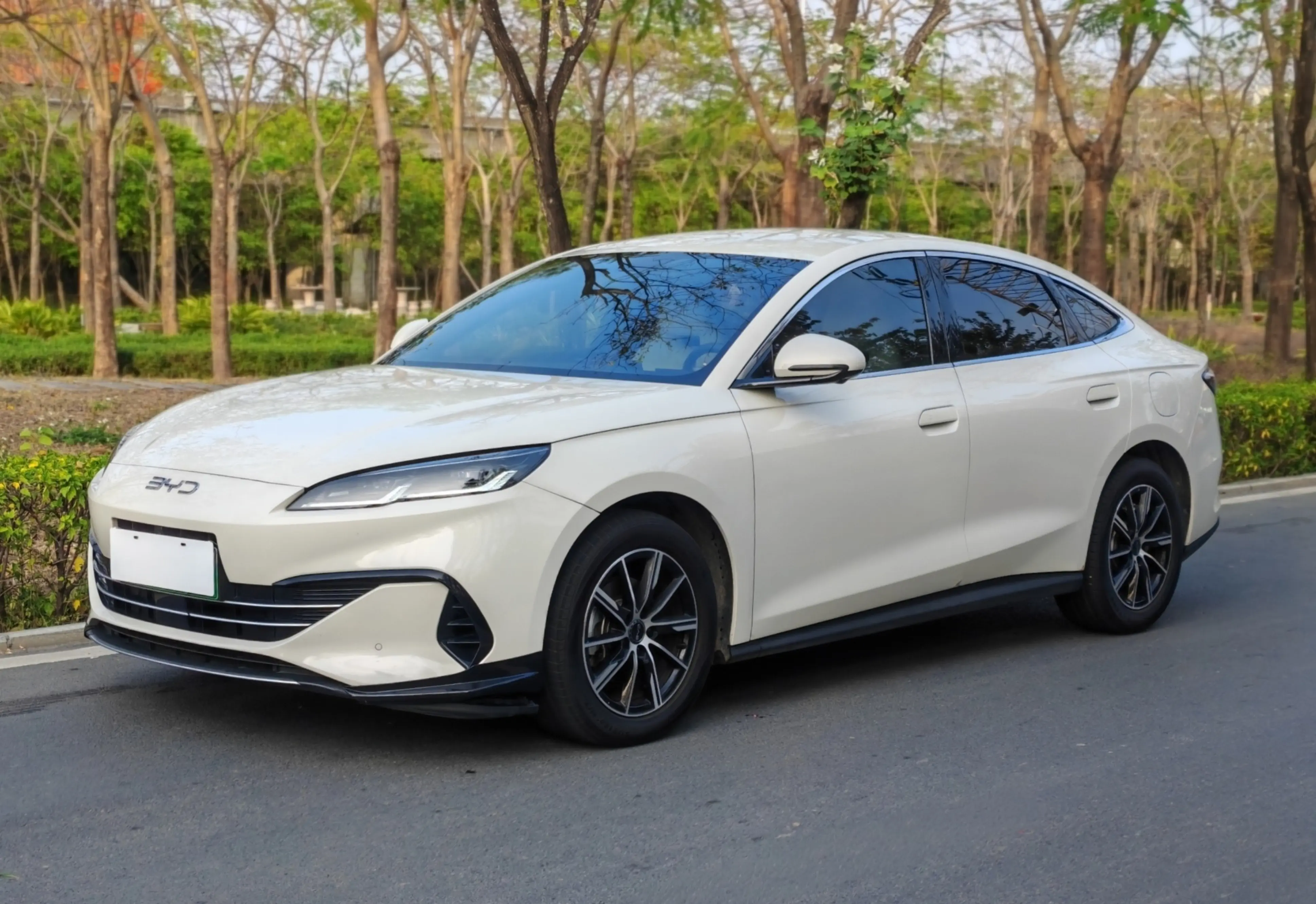 BYD Seal 06DM  из Китая