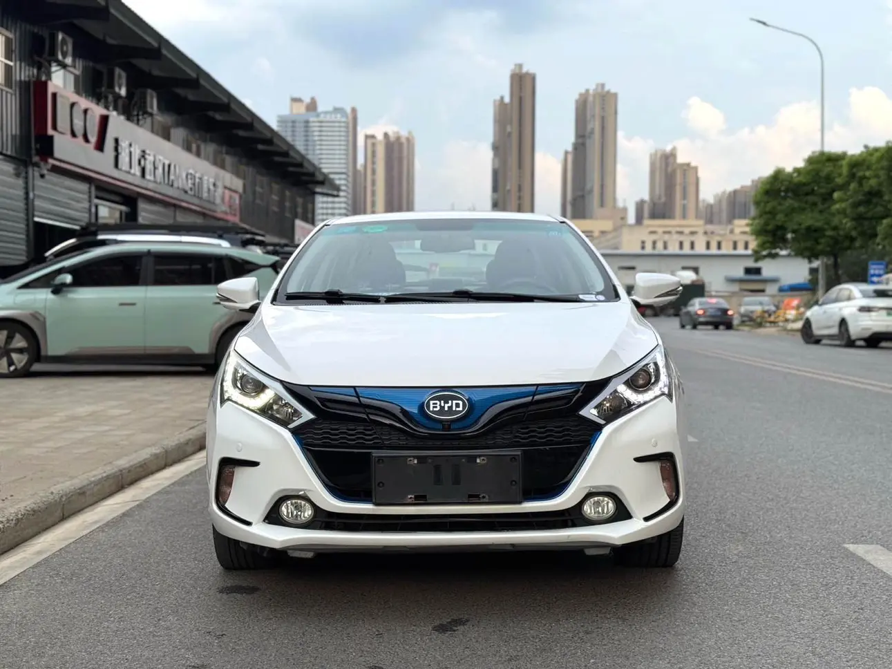 BYD QinEV  из Китая