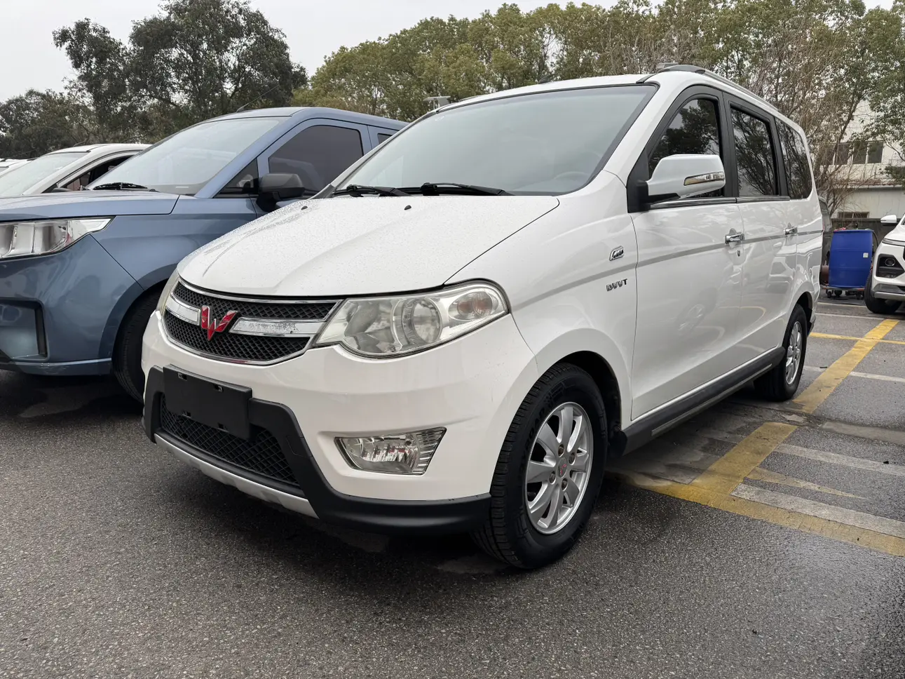 Wuling Hongguang  из Китая