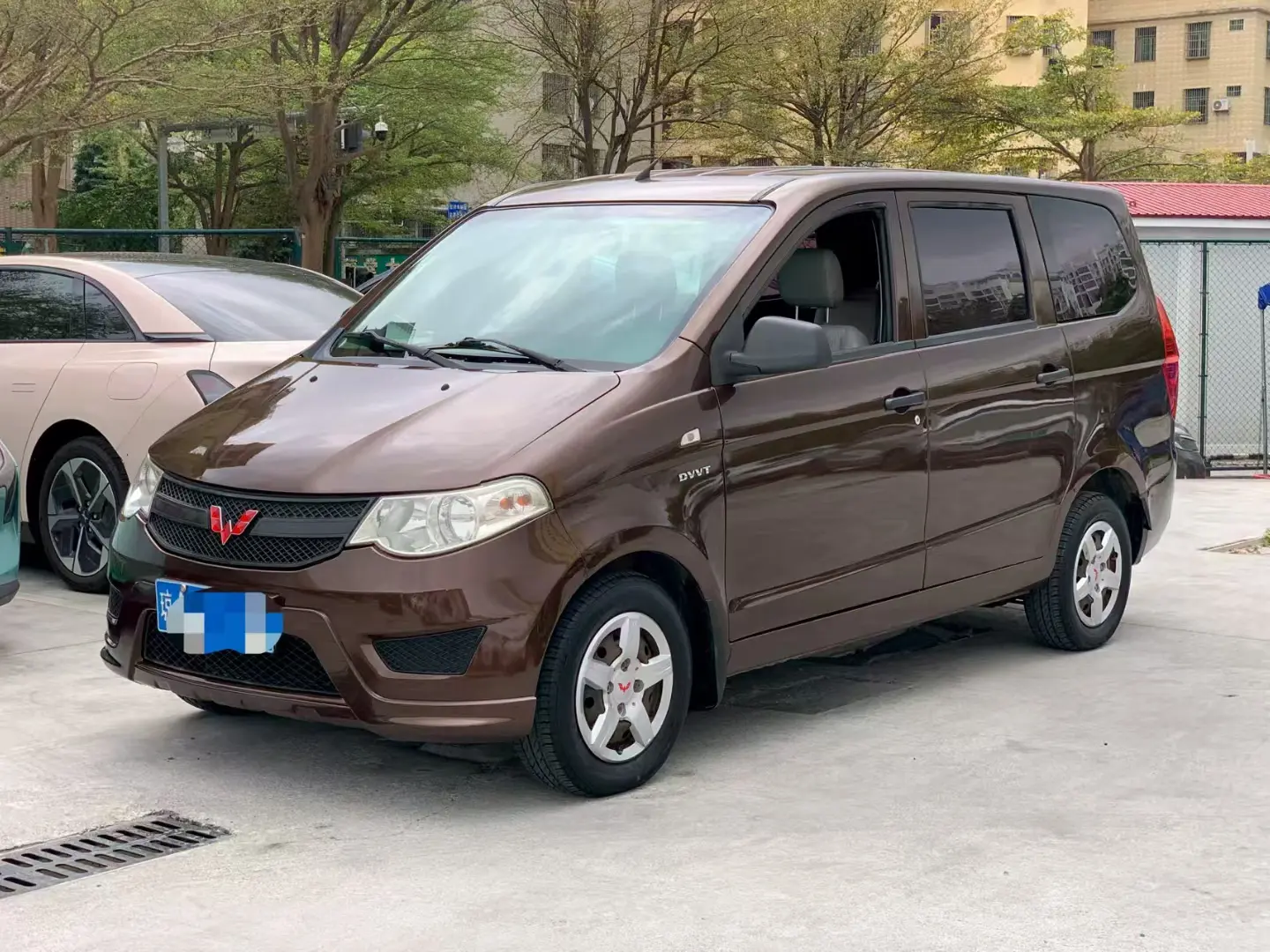 Wuling Hongguang  из Китая