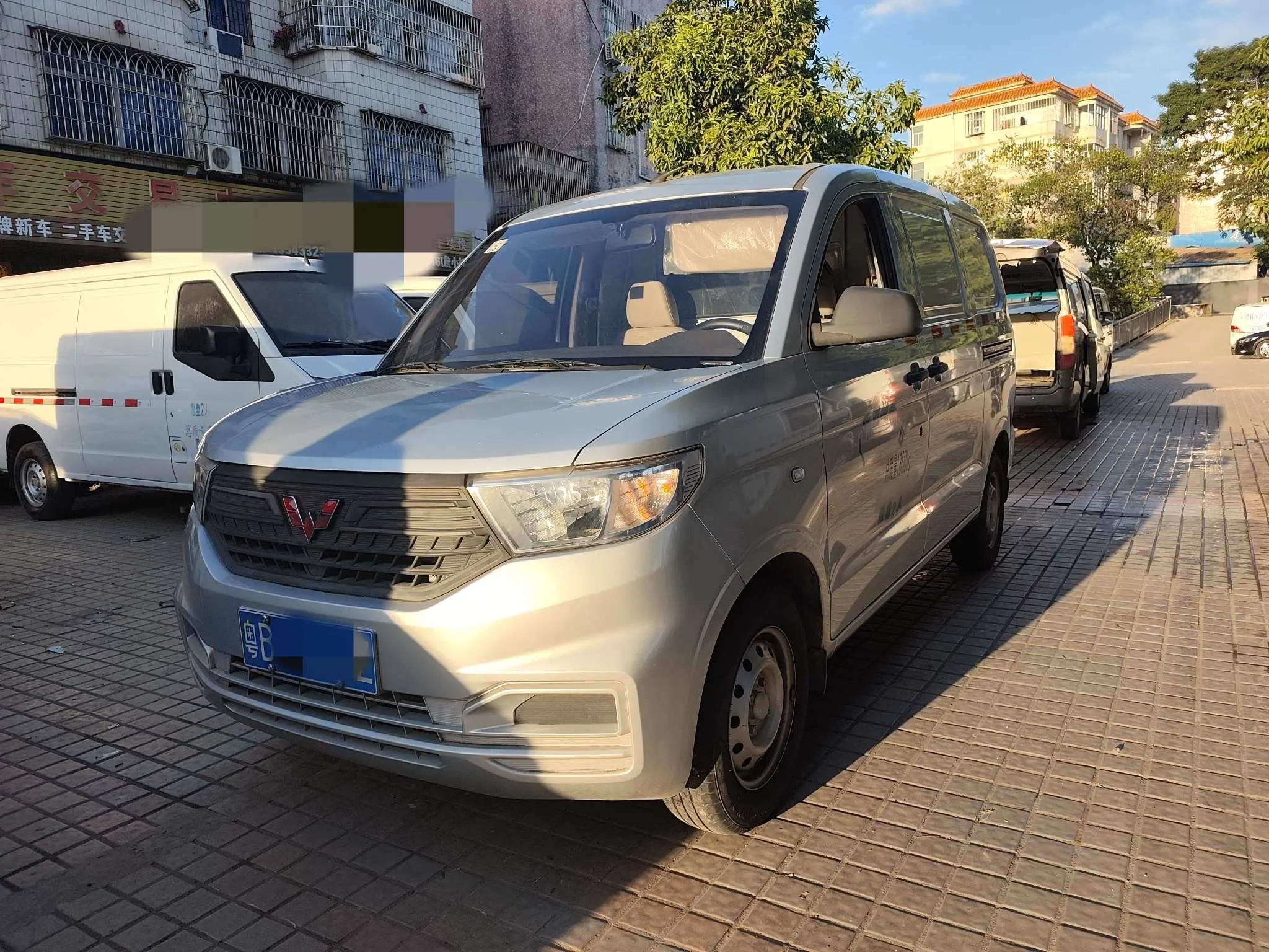Wuling Hongguang V  из Китая