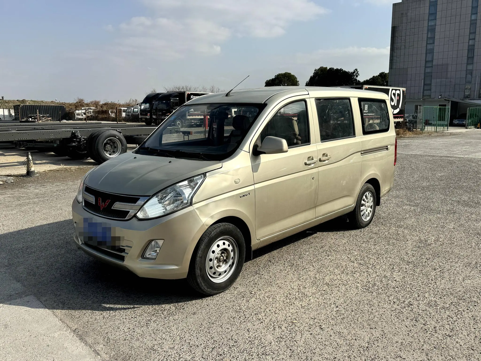 Wuling Rongguang V  из Китая