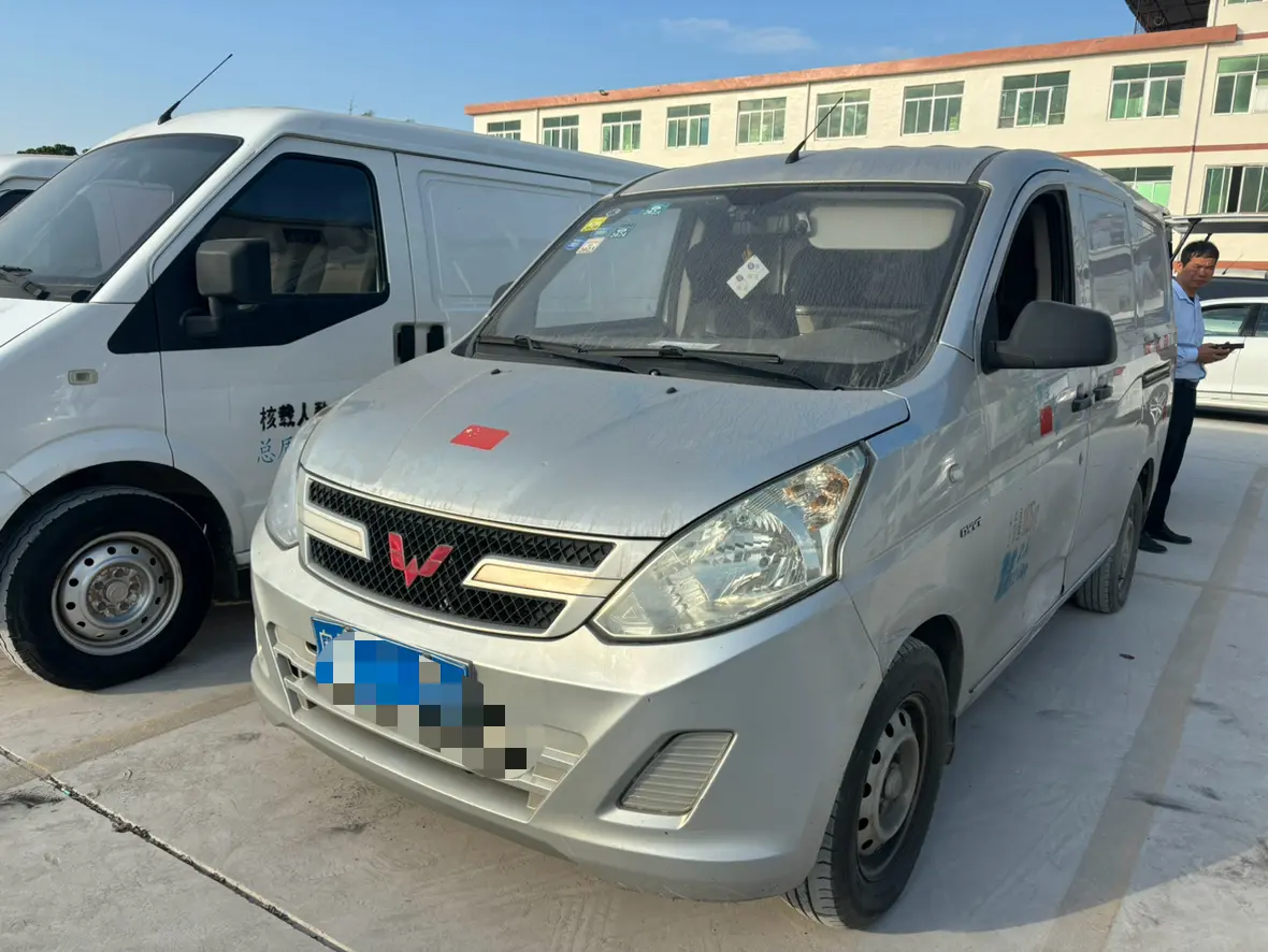 Wuling Rongguang V  из Китая