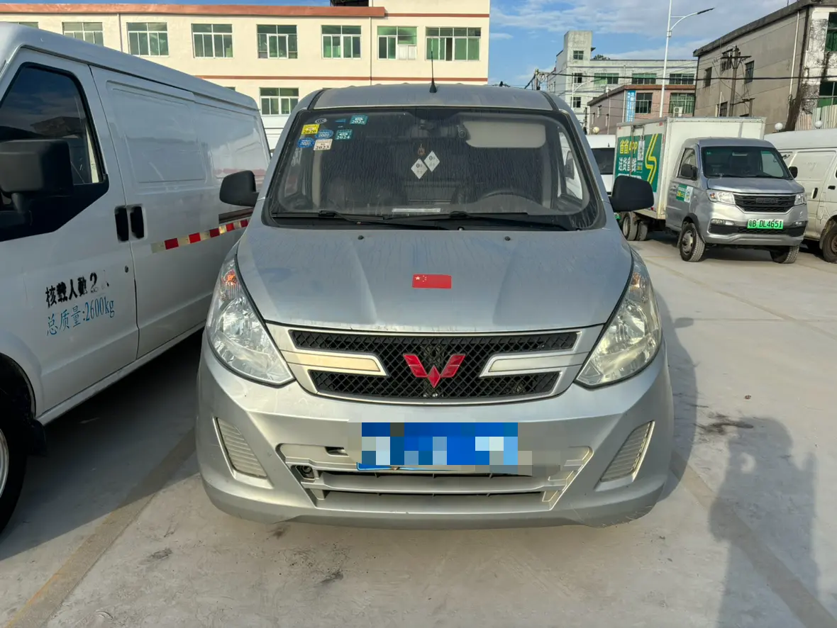 Wuling Rongguang V  из Китая