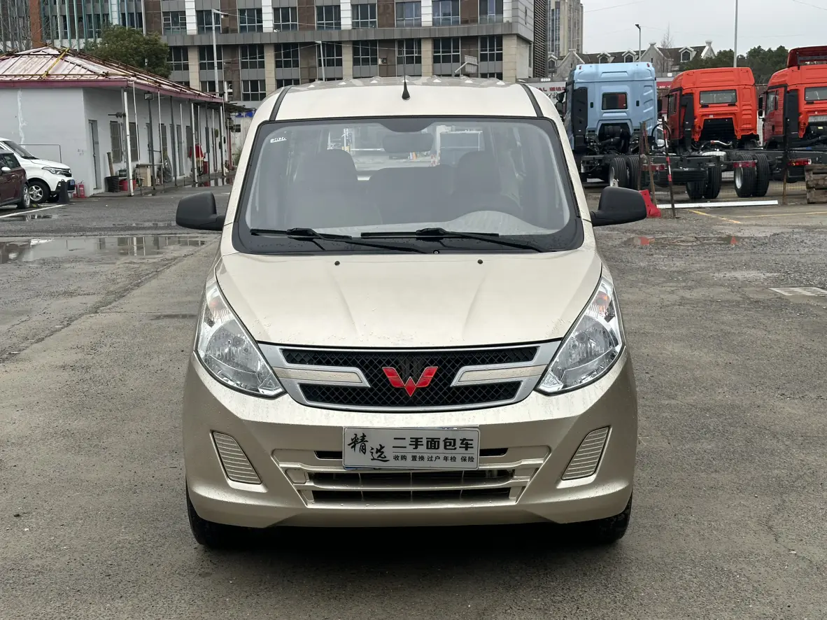 Wuling Rongguang V  из Китая