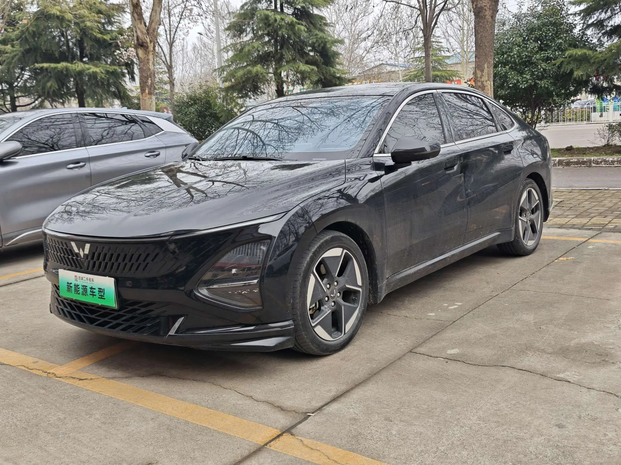 Wuling Starlight PHEV  из Китая