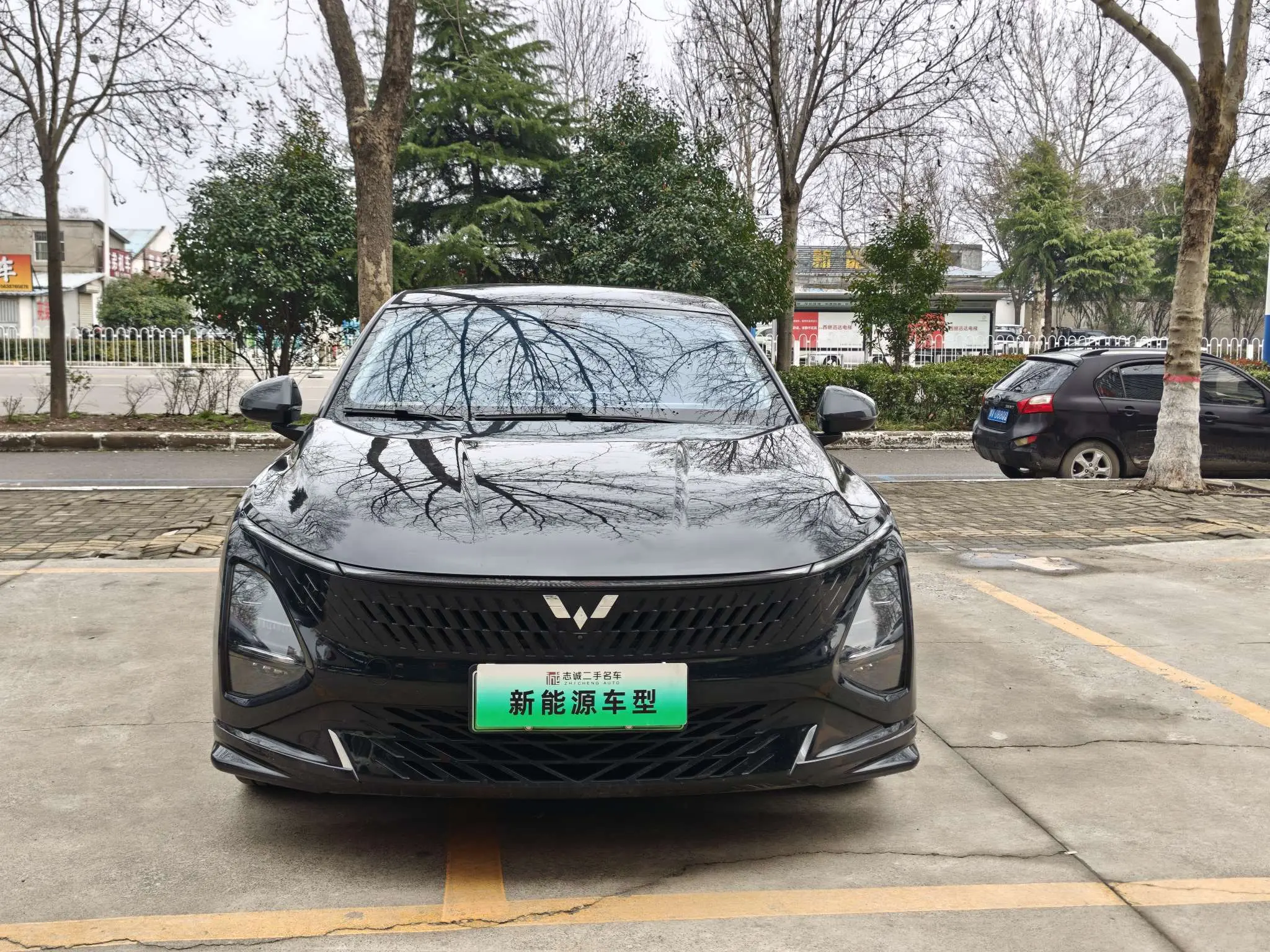 Wuling Starlight PHEV  из Китая