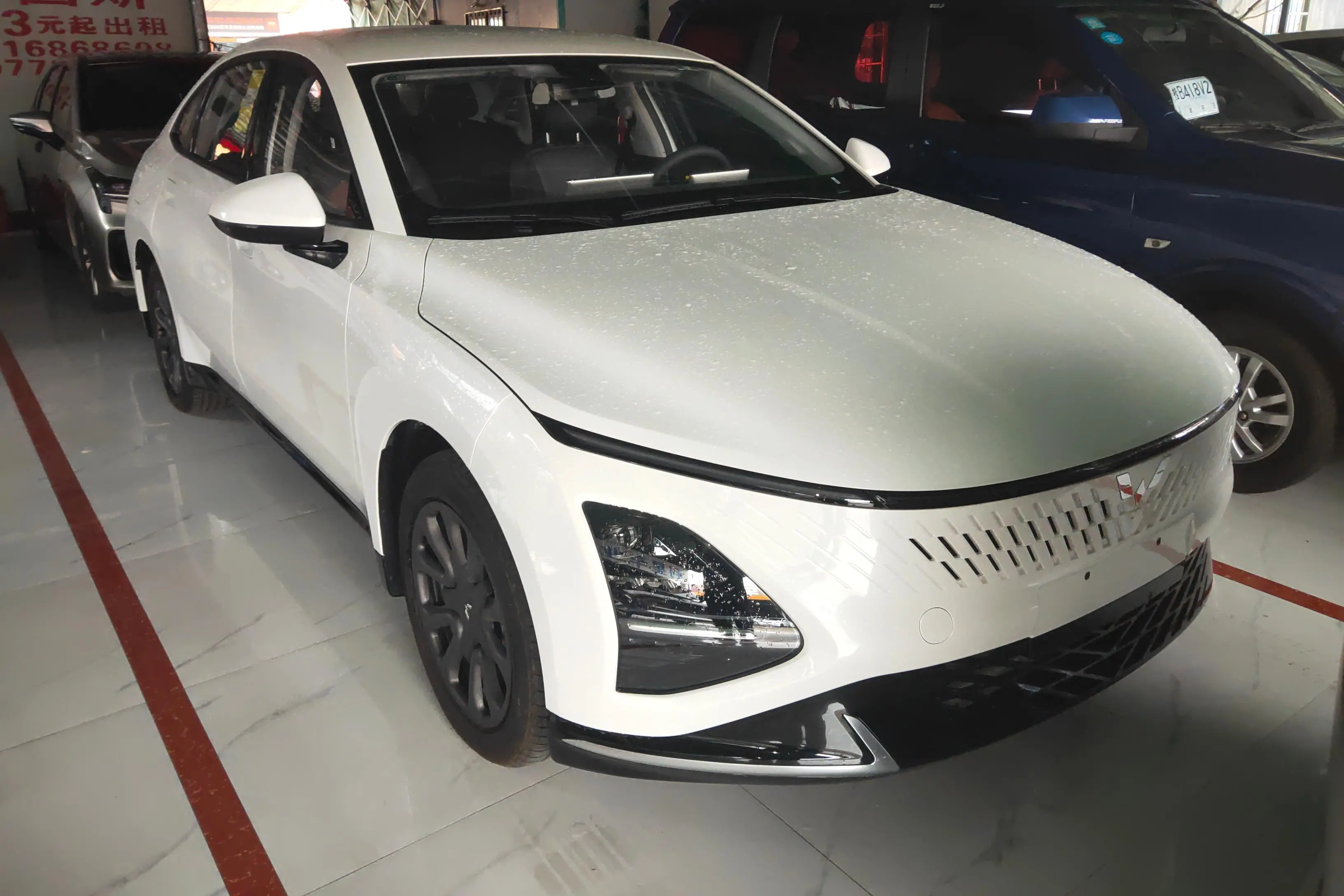 Wuling Starlight PHEV  из Китая