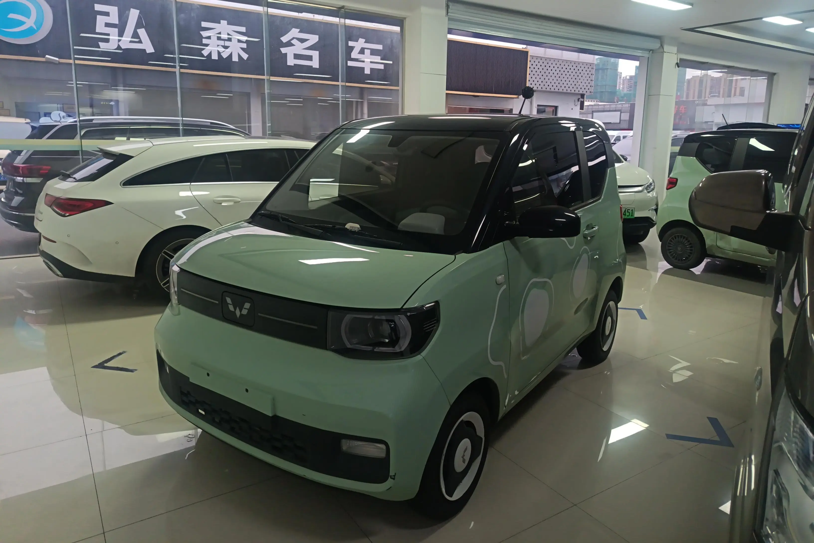 Wuling Hongguang MINIEV  из Китая