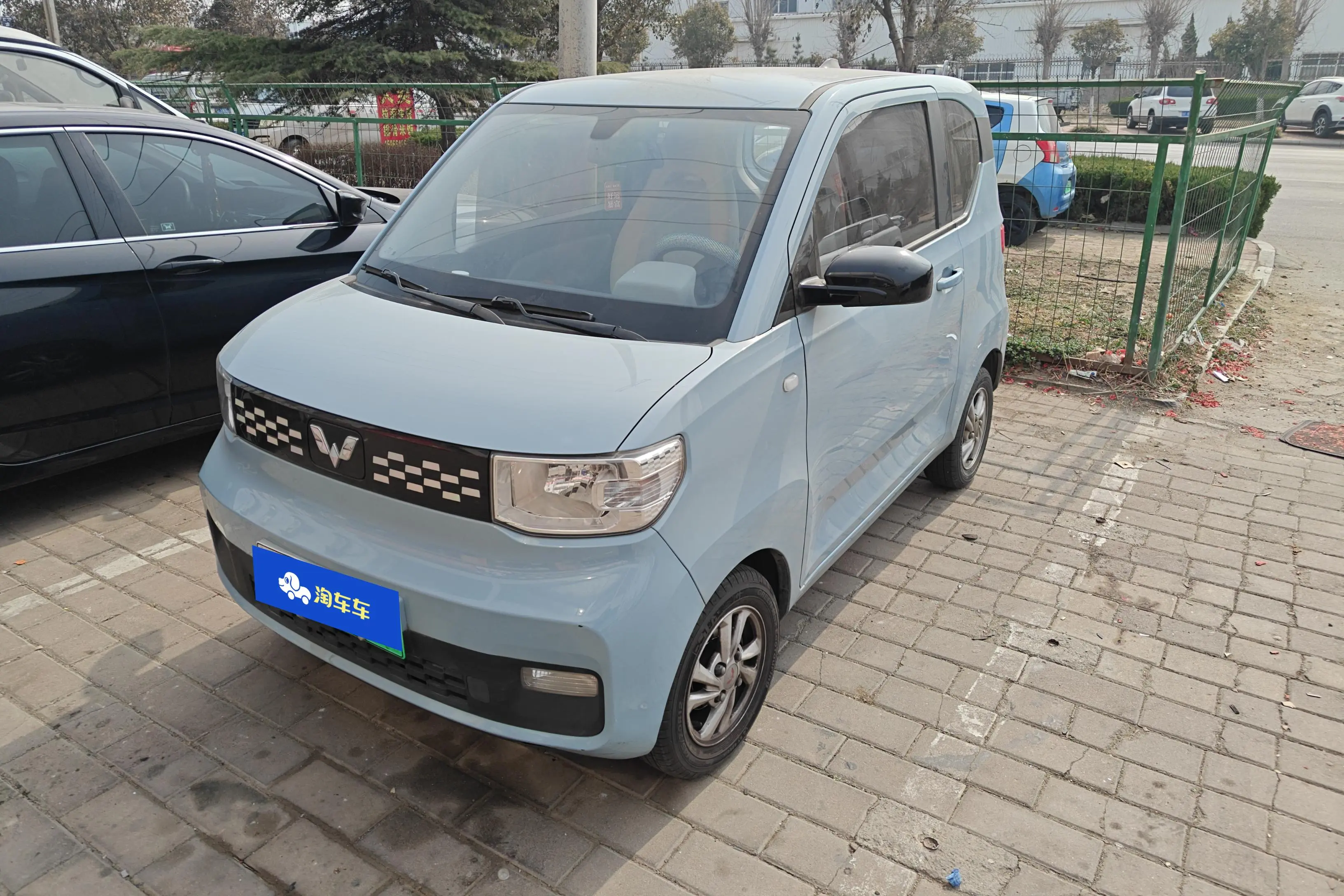 Wuling Hongguang MINIEV  из Китая