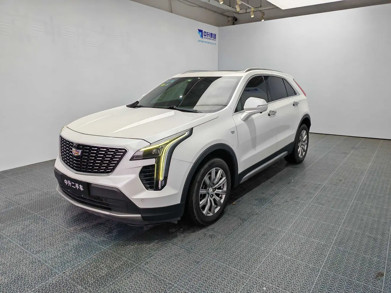 Cadillac XT4  из Китая