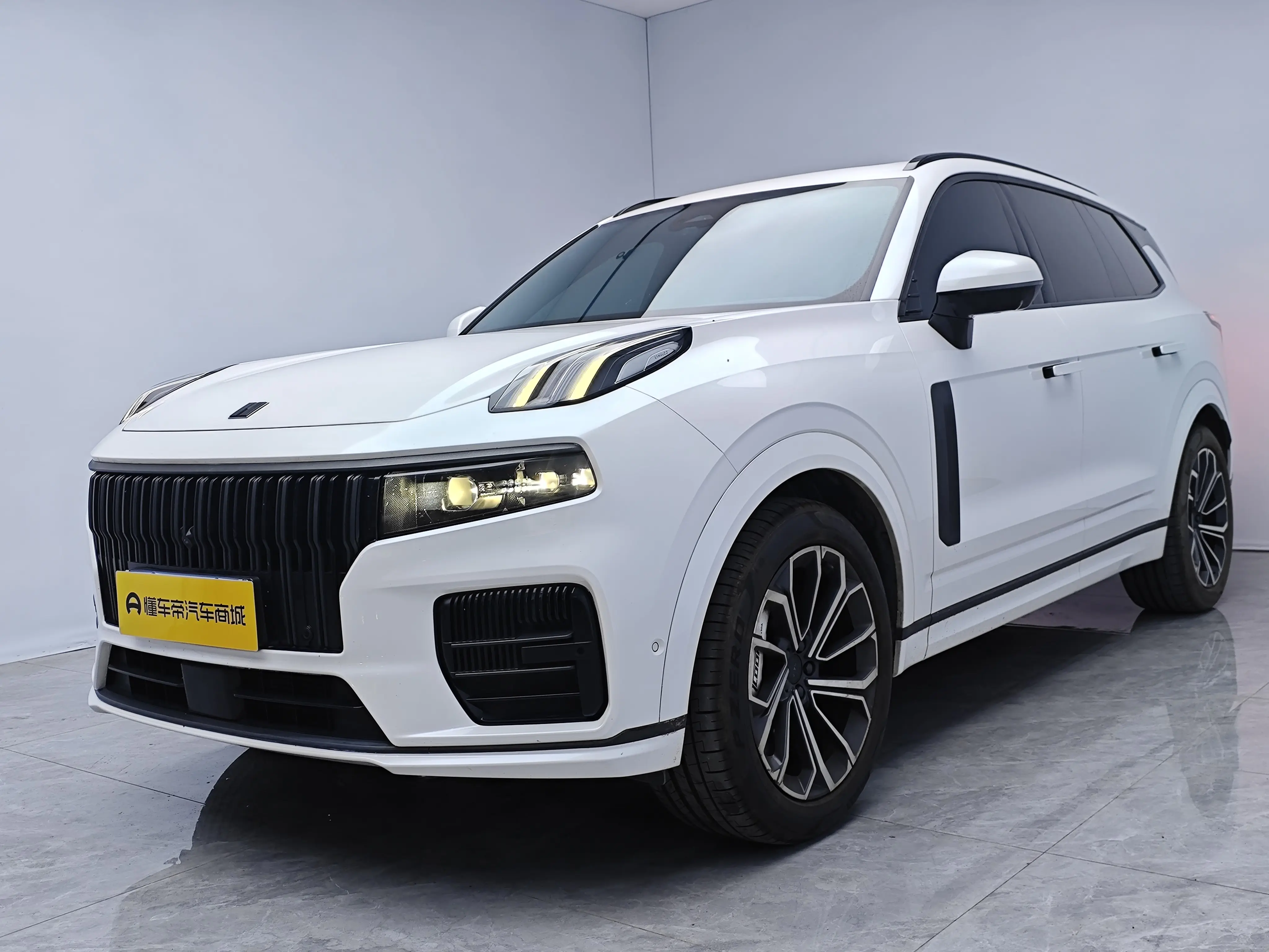Lynk & Co 09