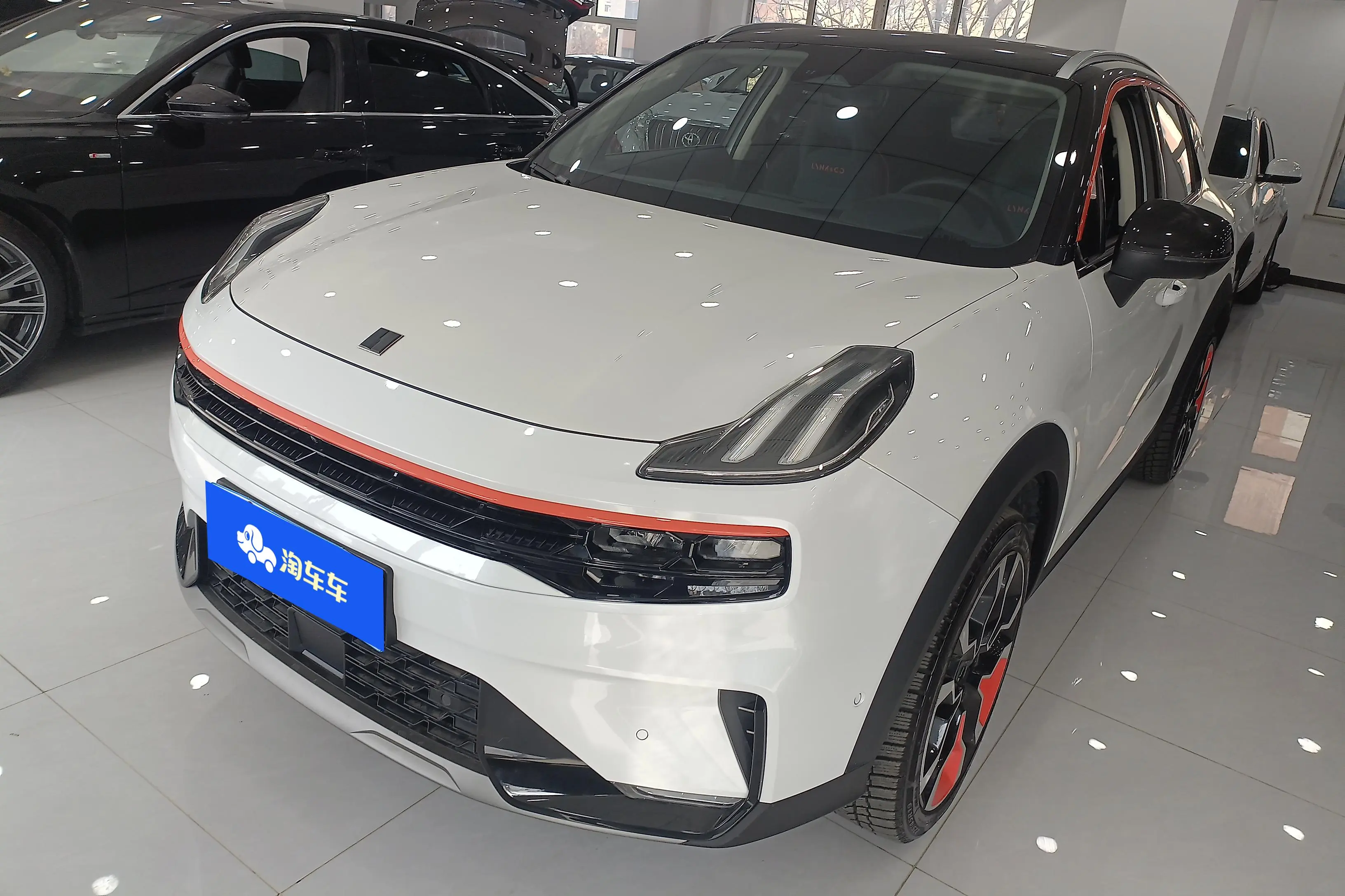 Lynk & Co 06