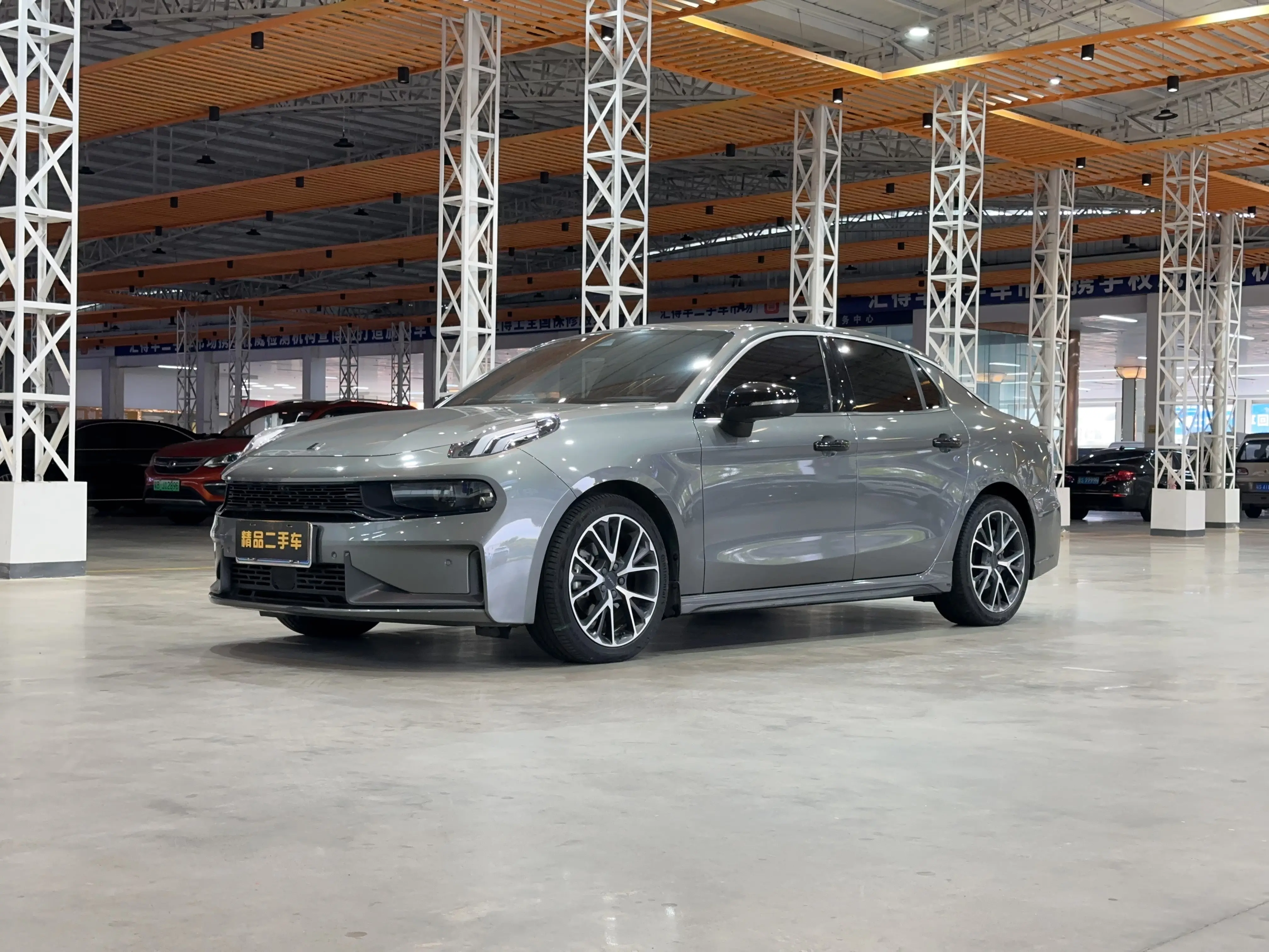 Lynk & Co 03