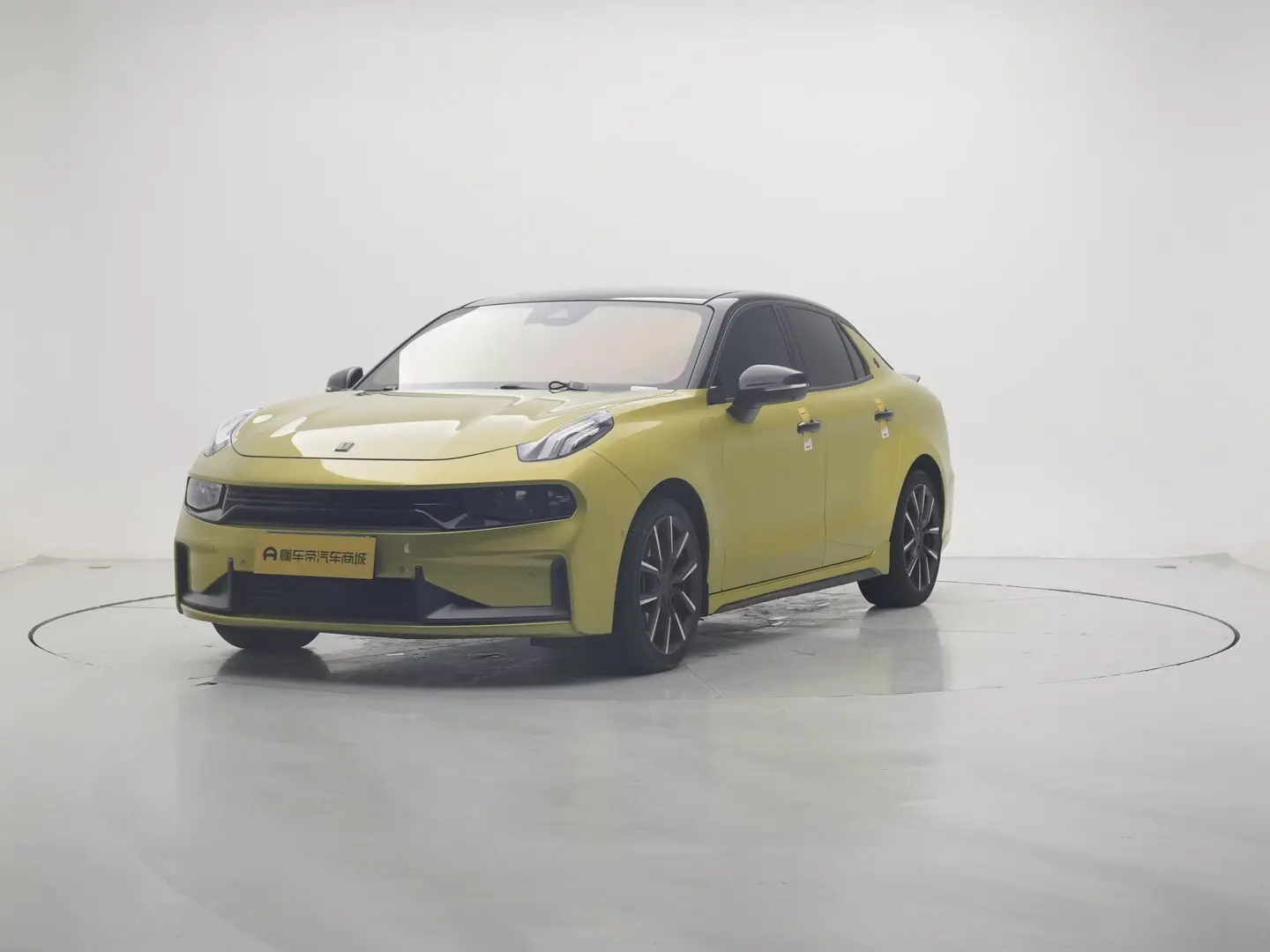 Lynk & Co 03