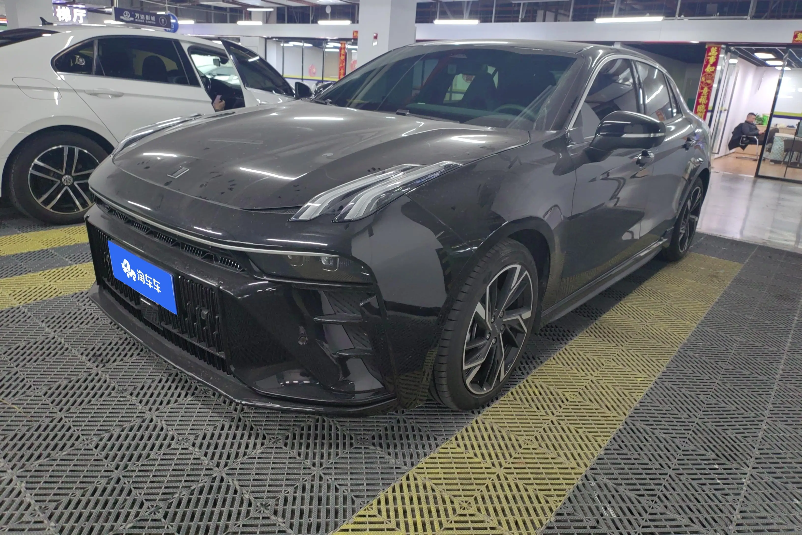 Lynk & Co 03