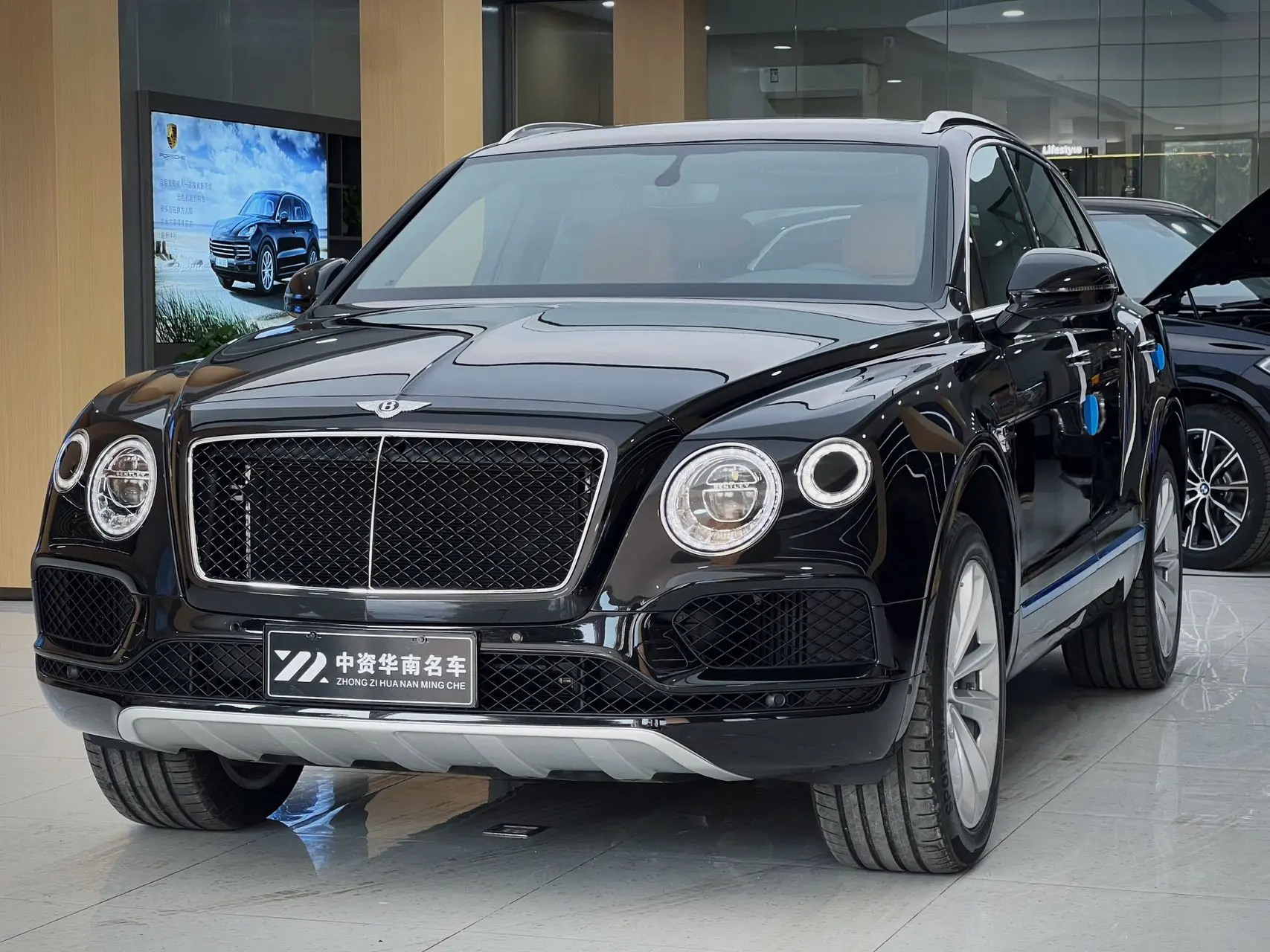 Bentley Bentayga  из Китая