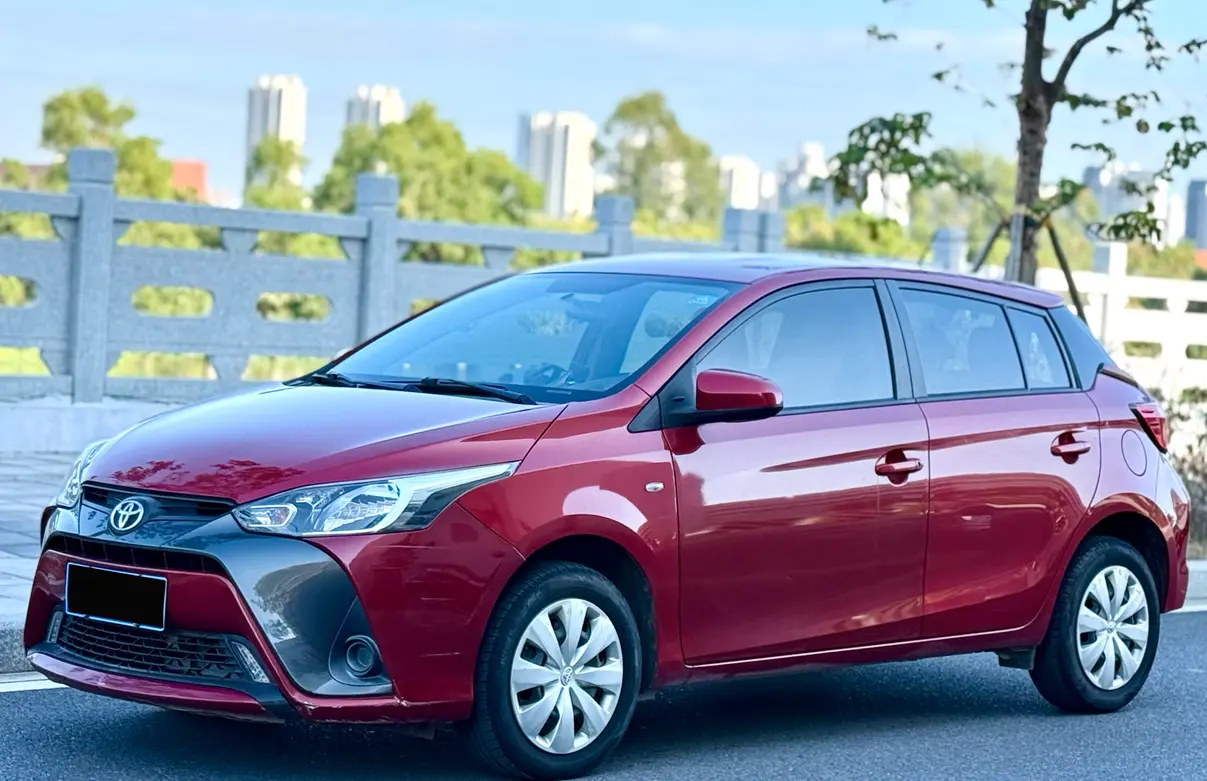 Toyota YARiS L Enjoy  из Китая