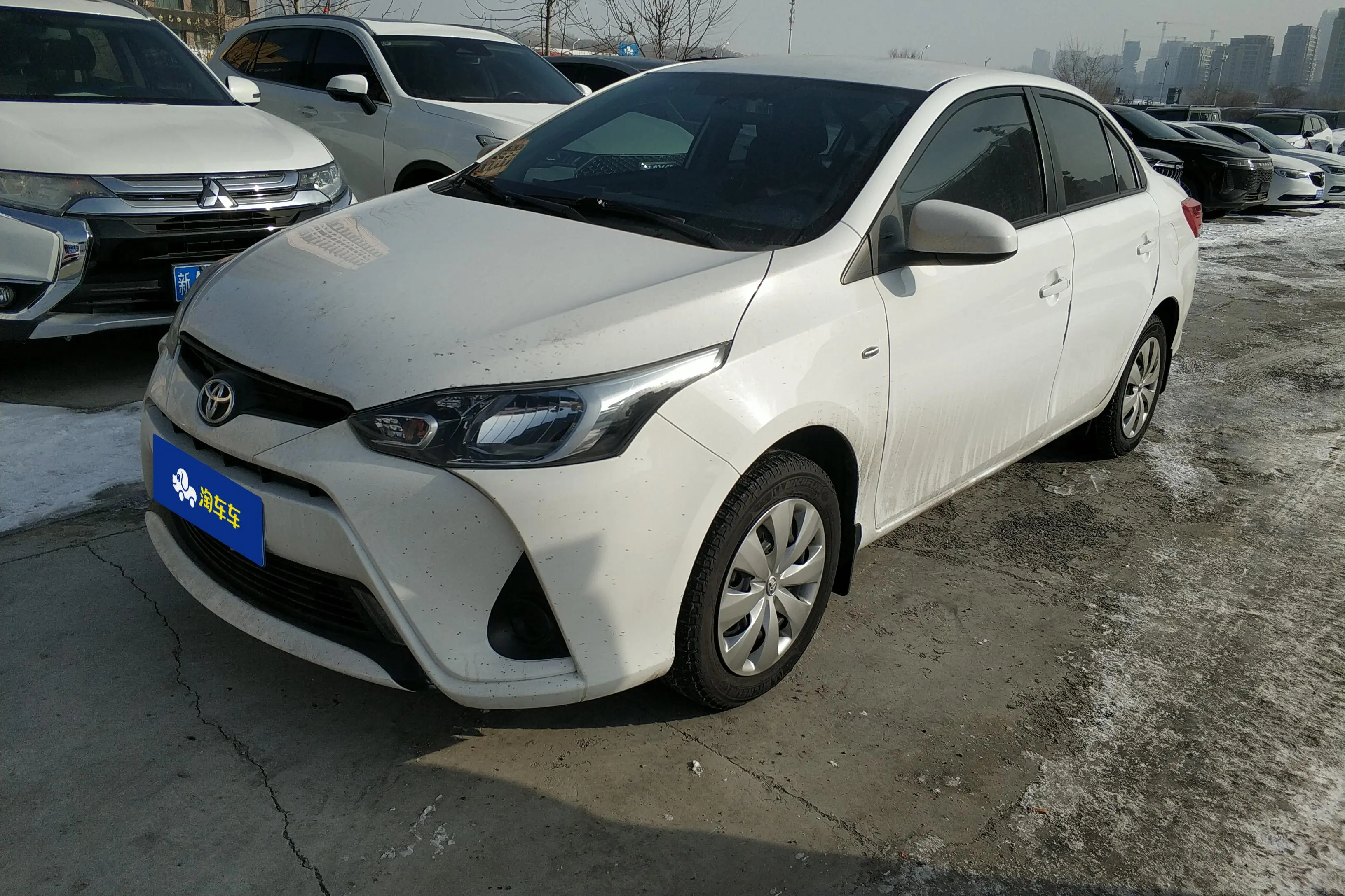 Toyota YARiS L Enjoy  из Китая