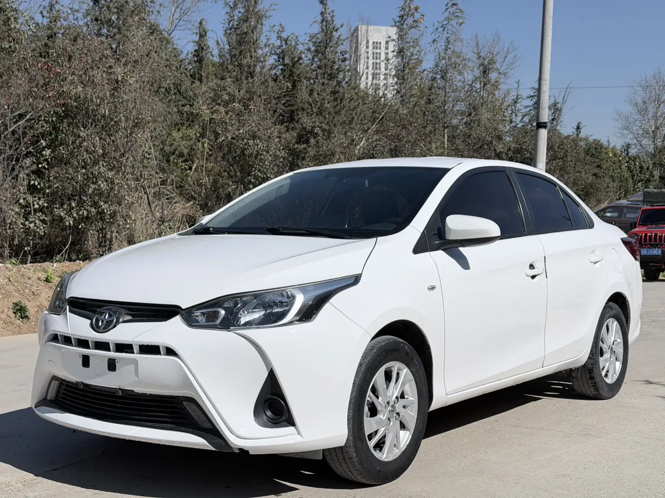 Toyota YARiS L Enjoy  из Китая