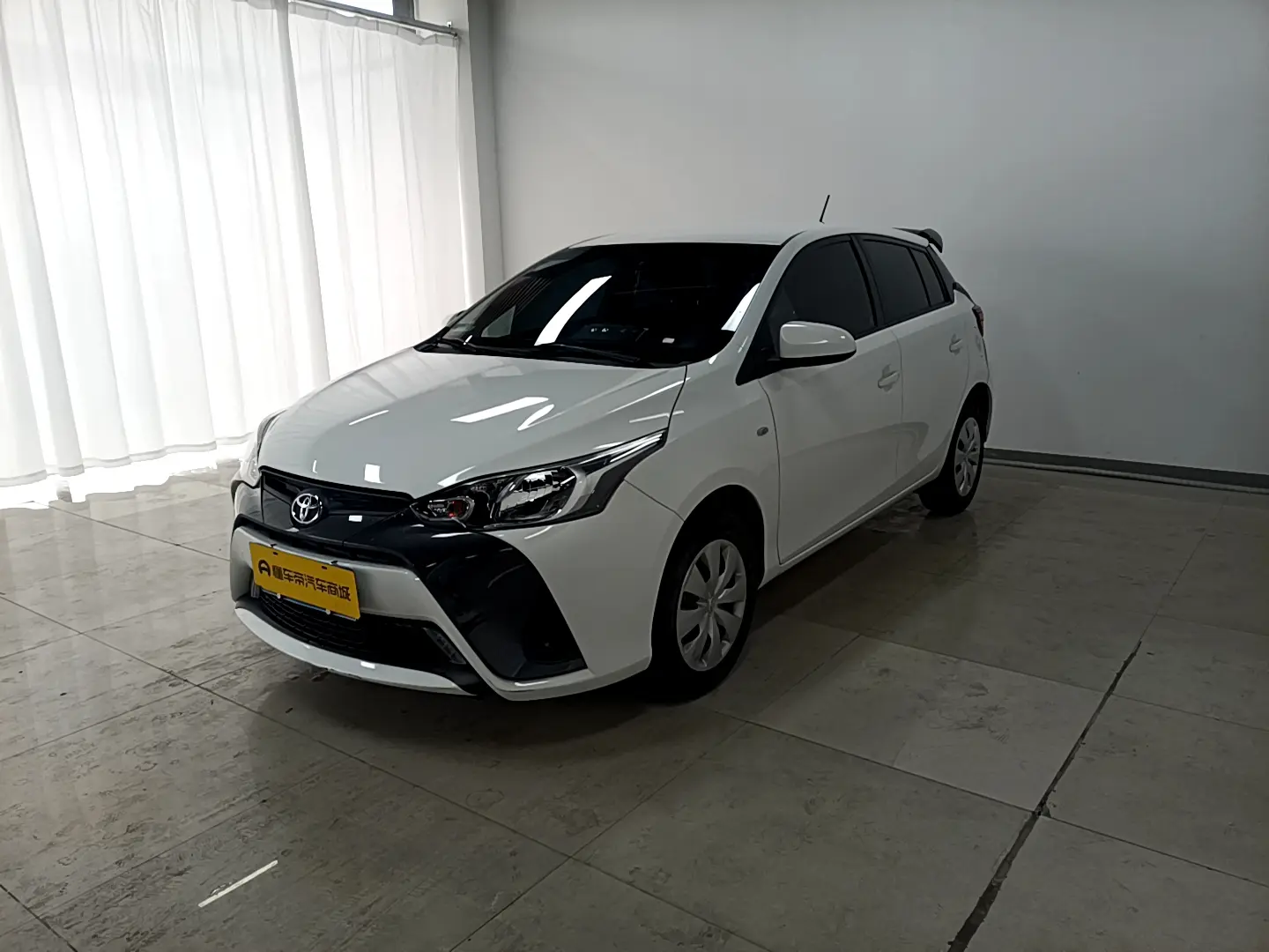 Toyota Yaris L  из Китая