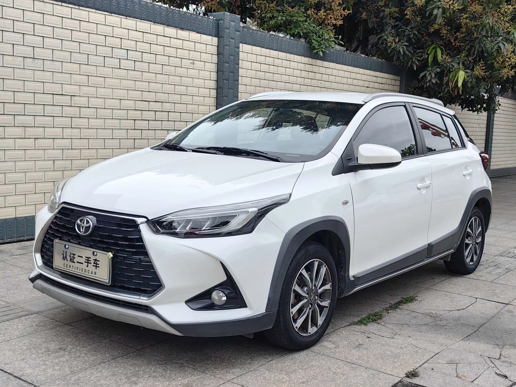 Toyota Yaris L  из Китая