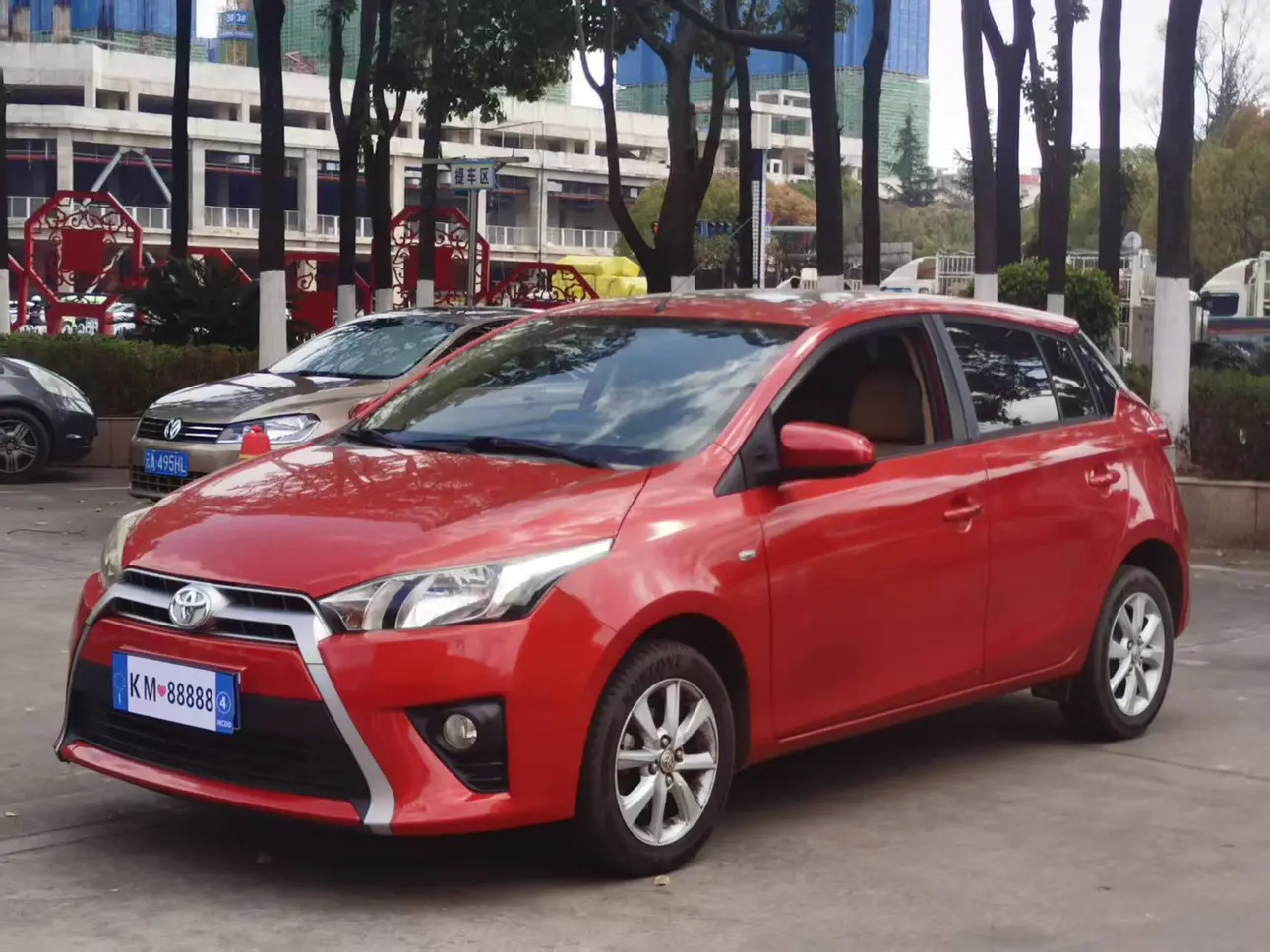 Toyota Yaris L  из Китая