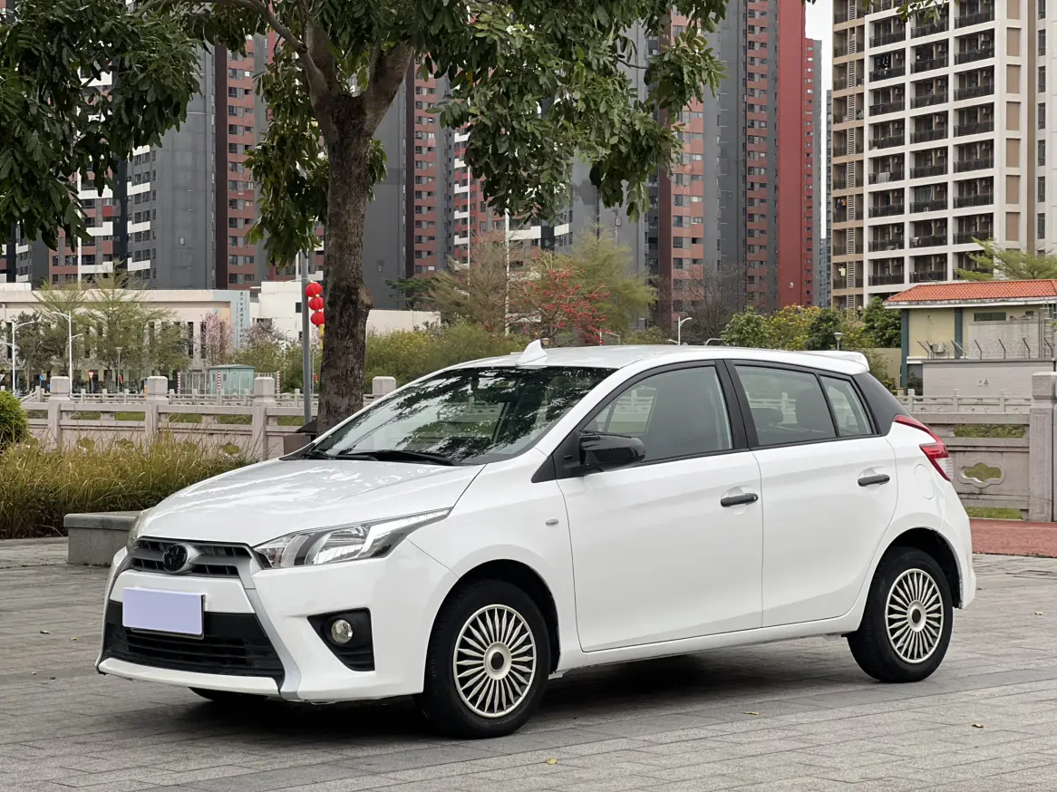 Toyota Yaris L  из Китая