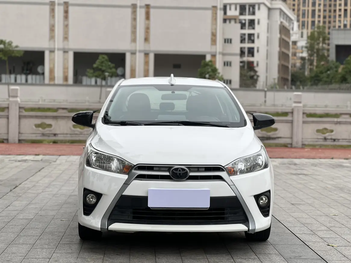 Toyota Yaris L  из Китая