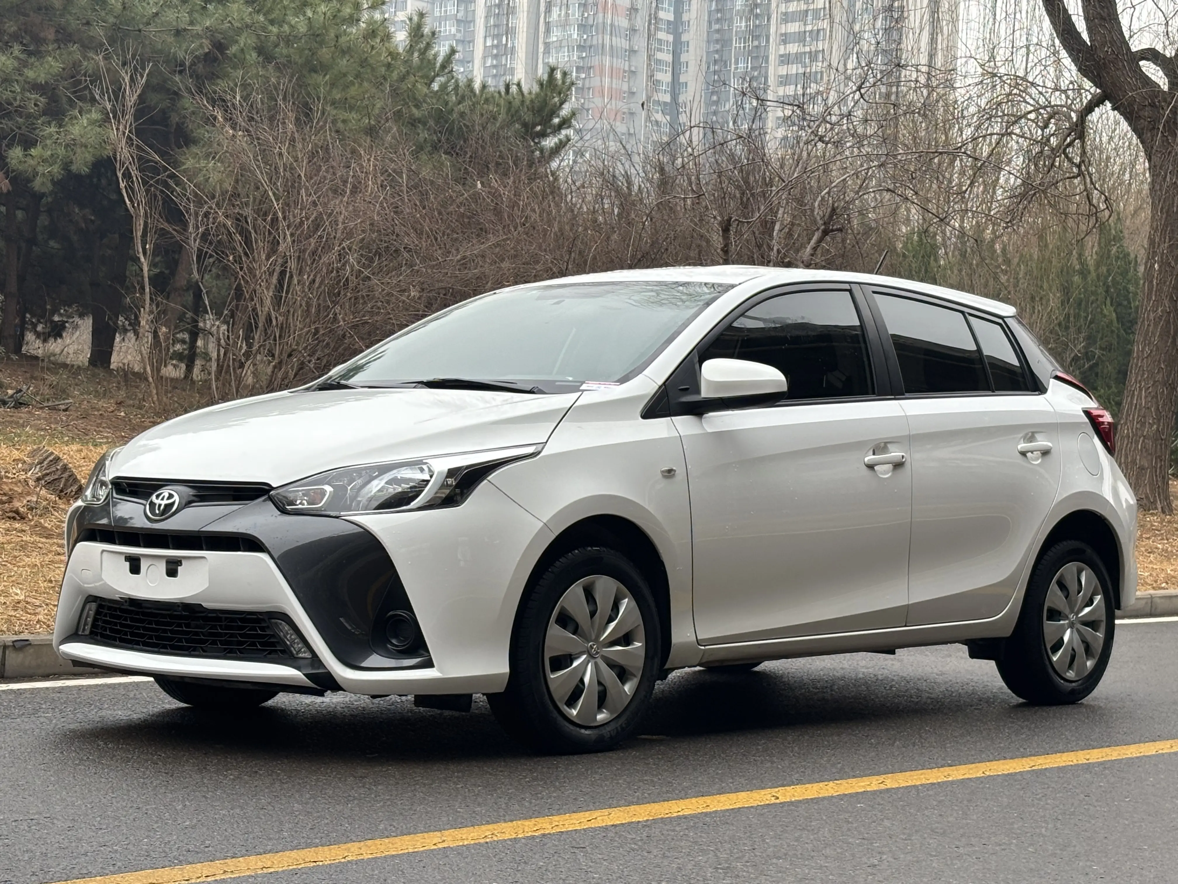 Toyota Yaris L  из Китая