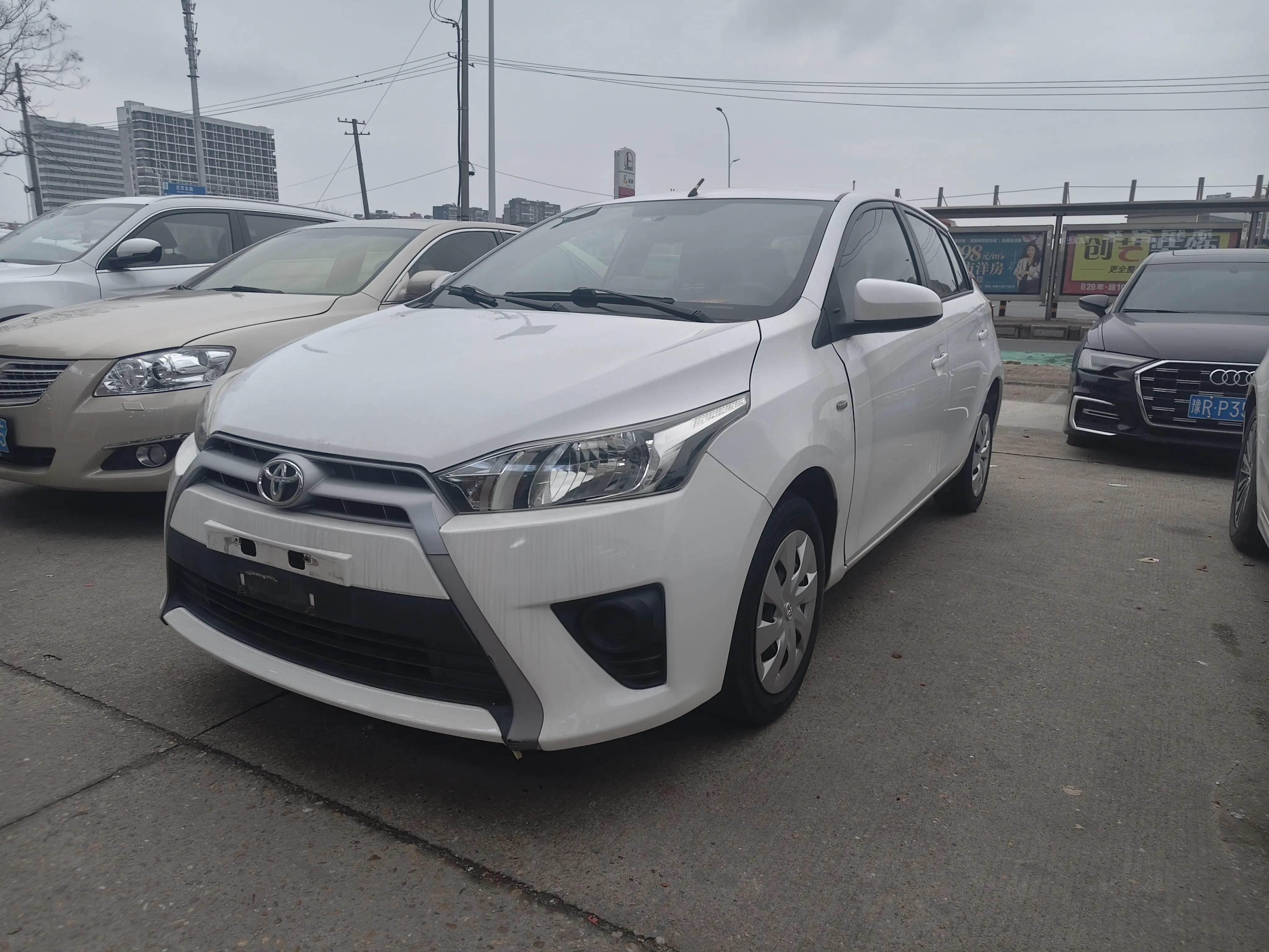 Toyota Yaris L  из Китая