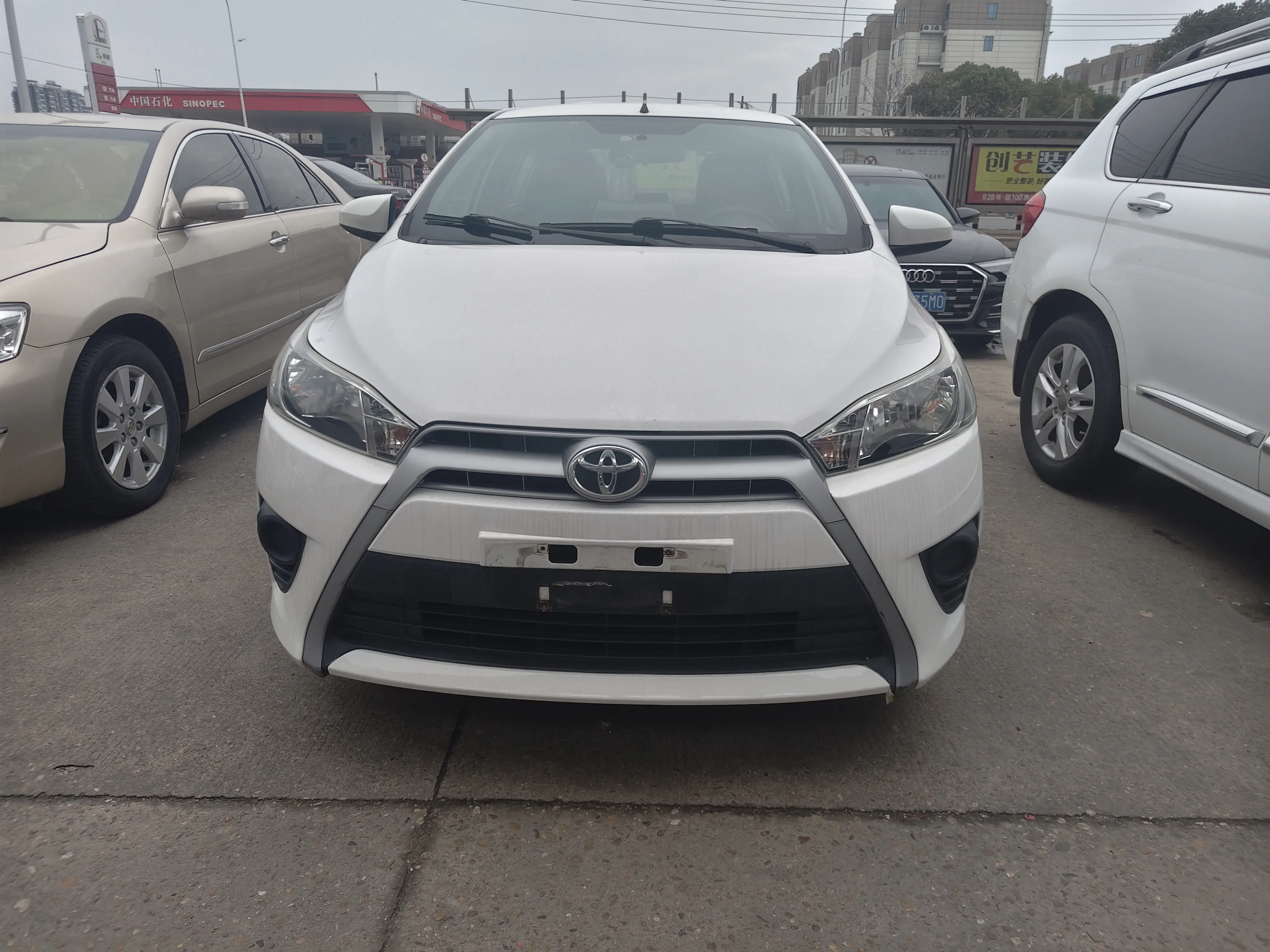 Toyota Yaris L  из Китая