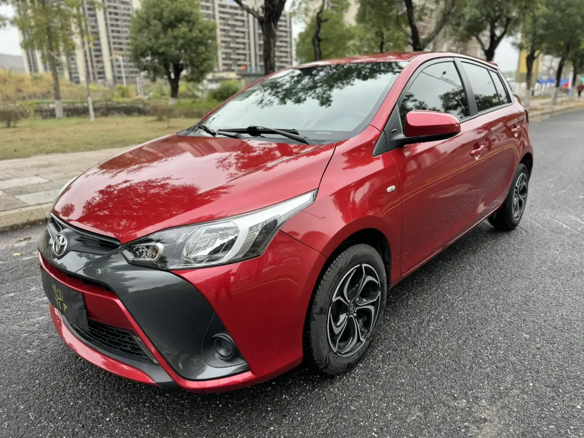 Toyota Yaris L  из Китая