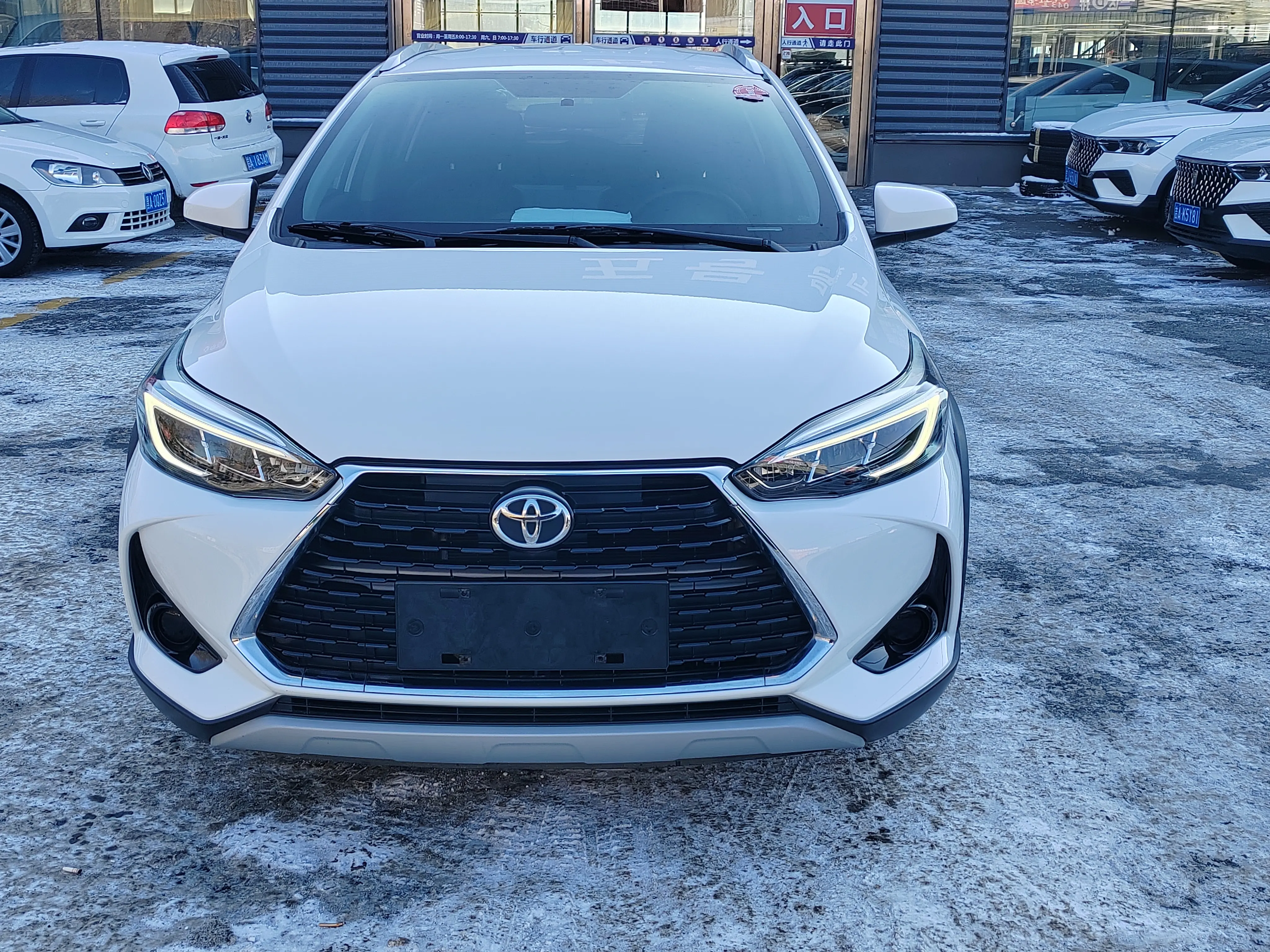 Toyota Yaris L  из Китая