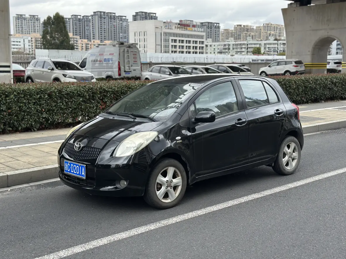 Toyota Yaris  из Китая