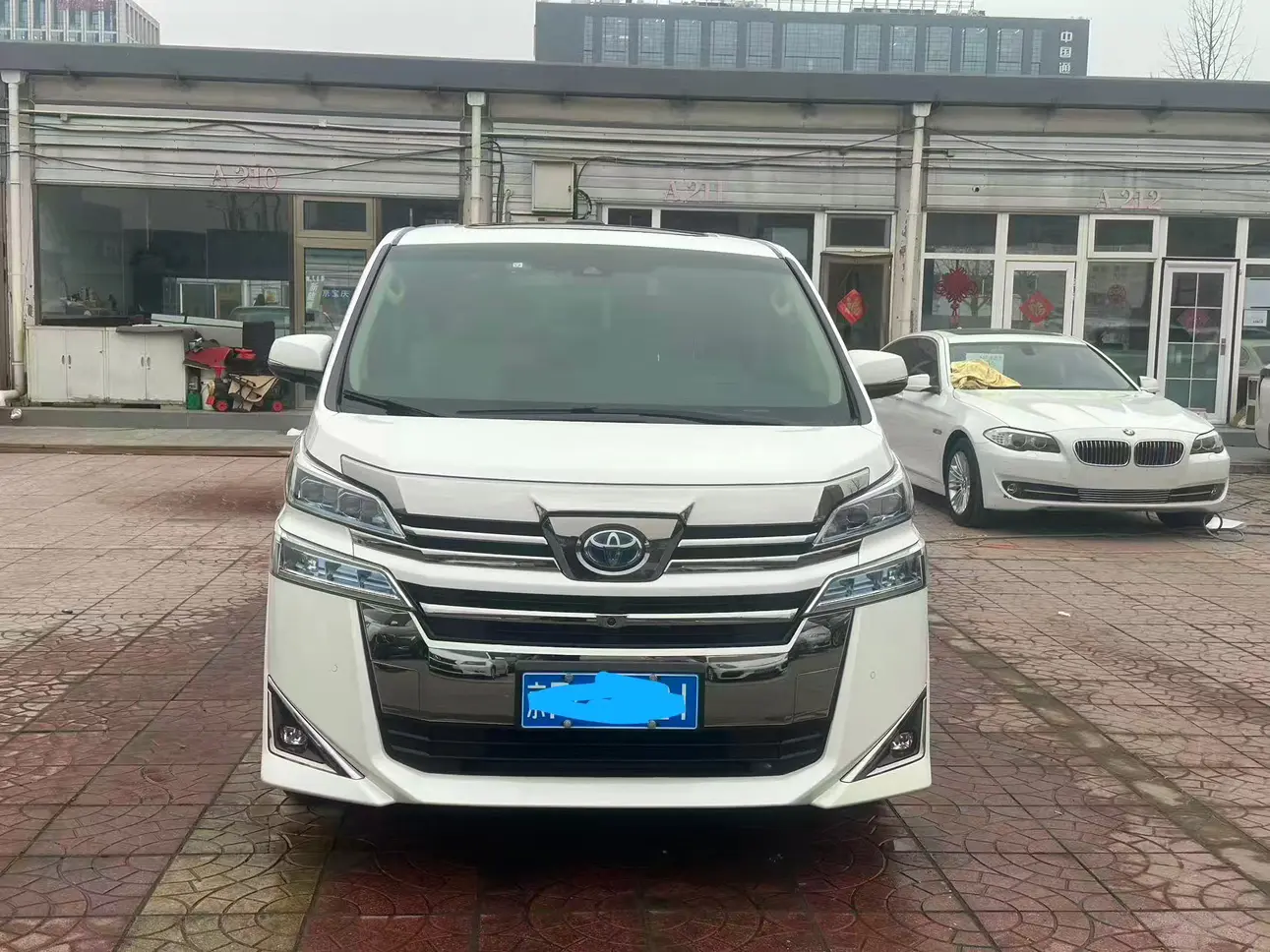 Toyota Crown Wellfire (Wilfa)  из Китая