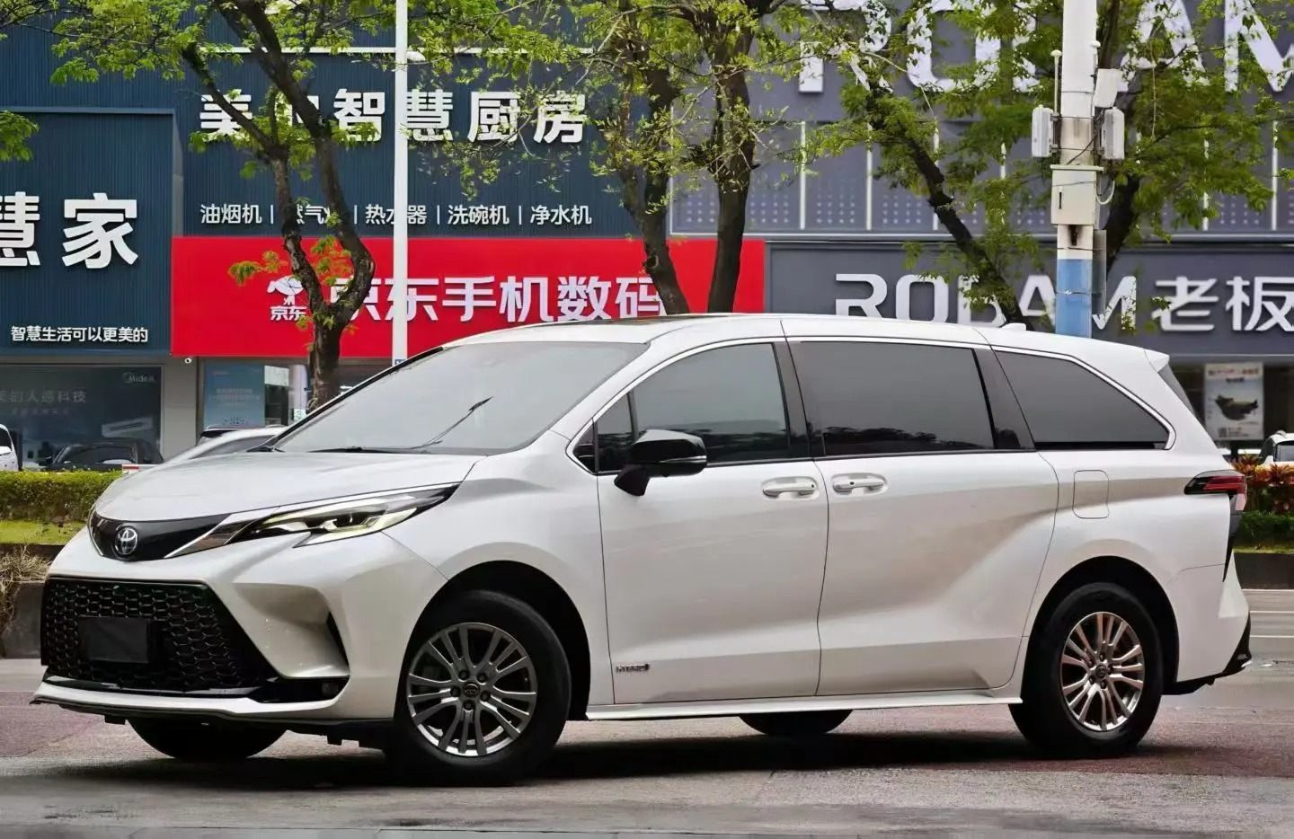 Toyota Sienna  из Китая