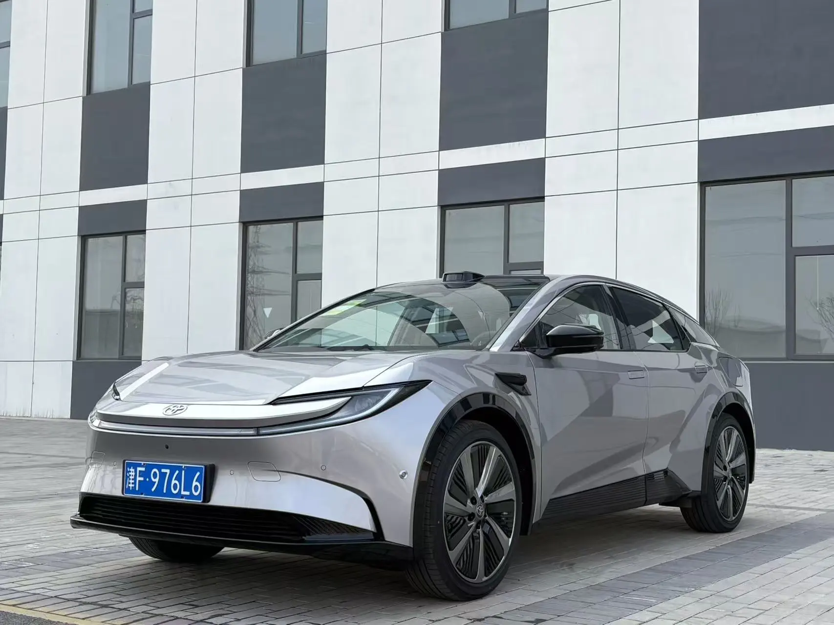 Toyota bZ5