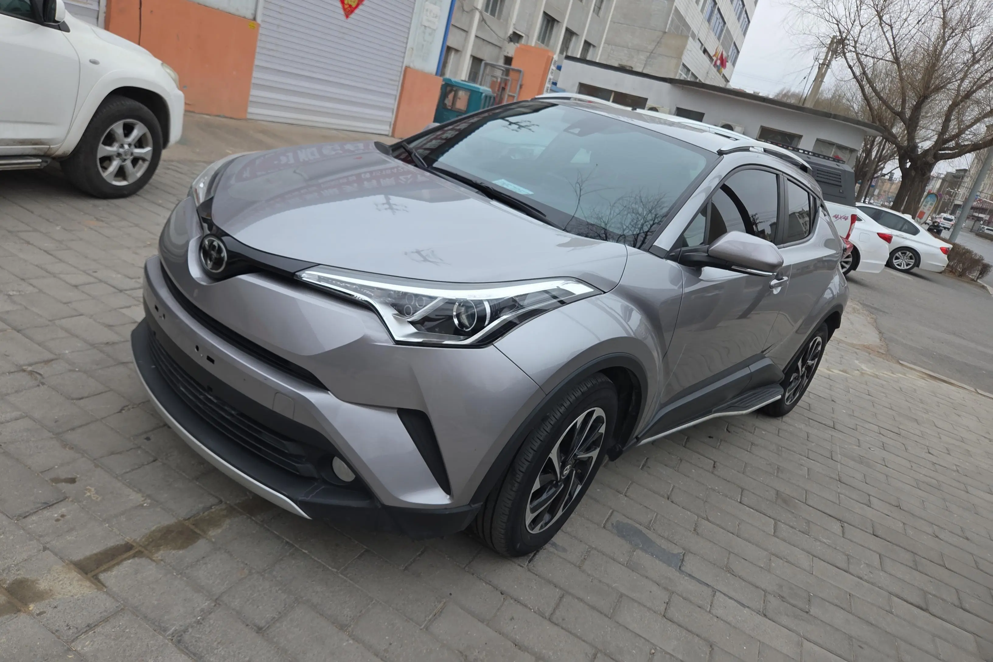 Toyota C-HR Hybrid (Yize IZOA)  из Китая