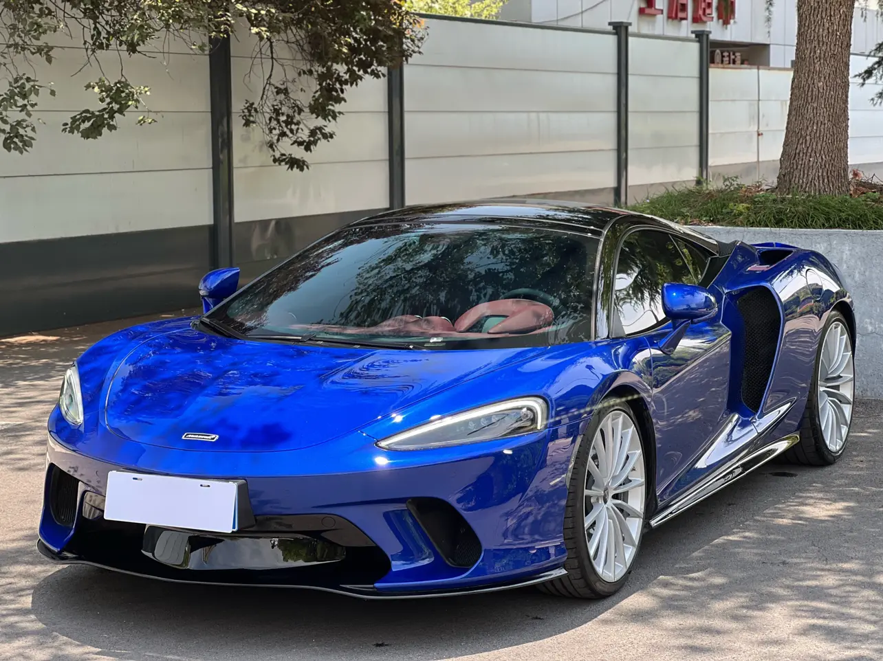 McLaren GT  из Китая